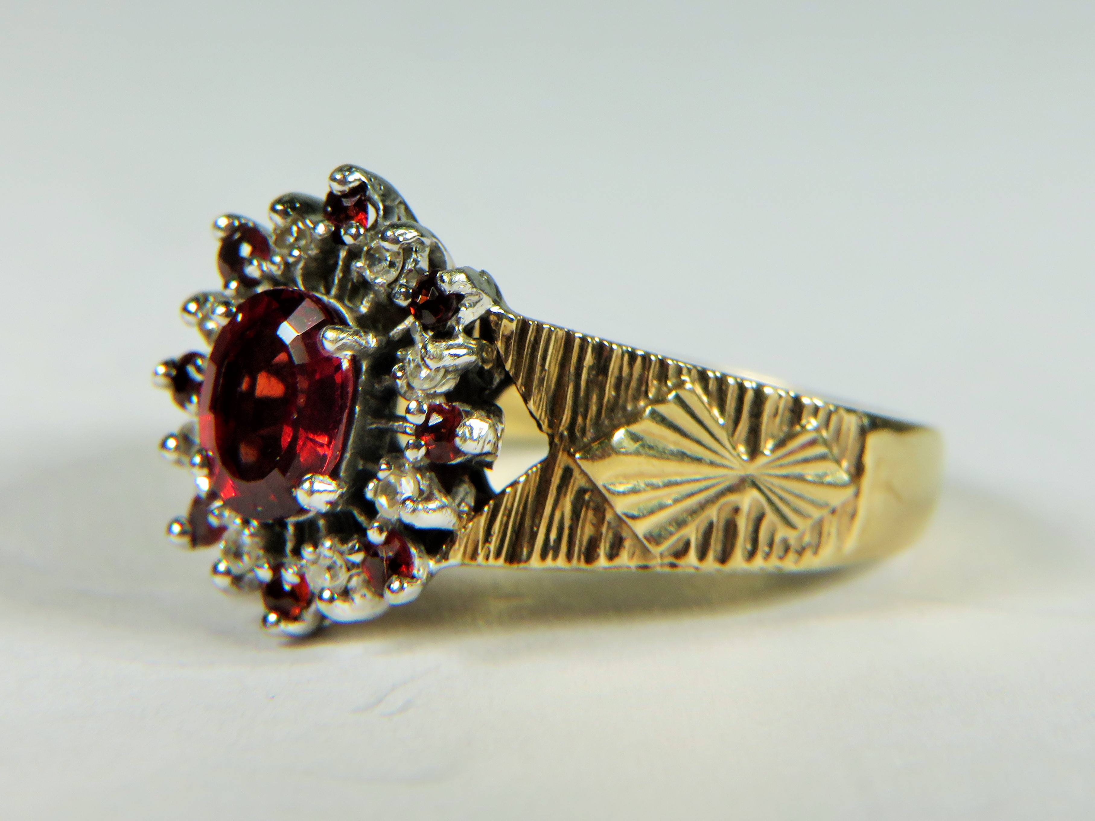 Very Large 9ct Yellow Gold ring set with a central Garnet with Diamond Cluster surround.  Finger siz - Image 2 of 4