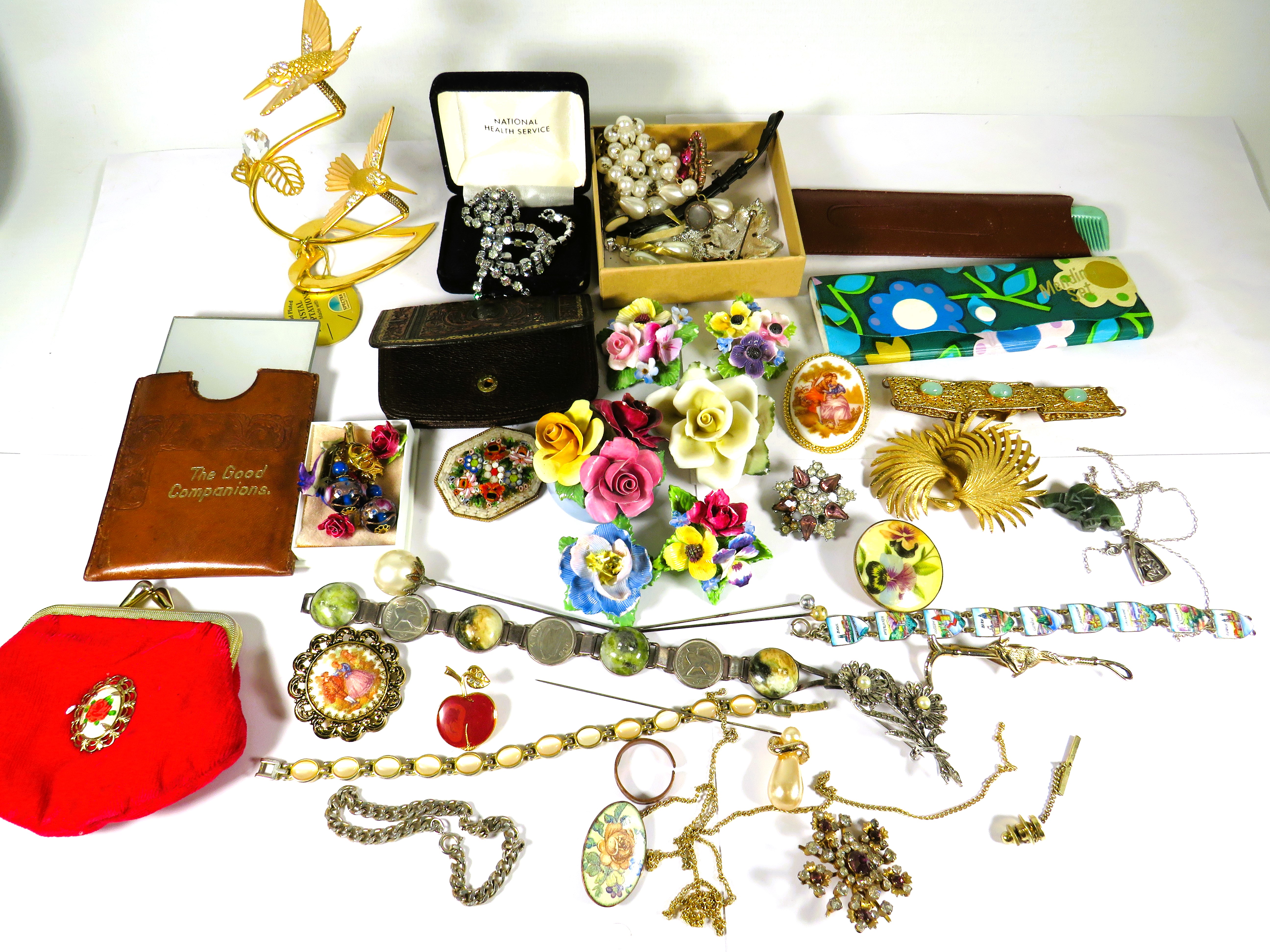 Selection of Small Treasures and Costume Jewellery. See photos. 