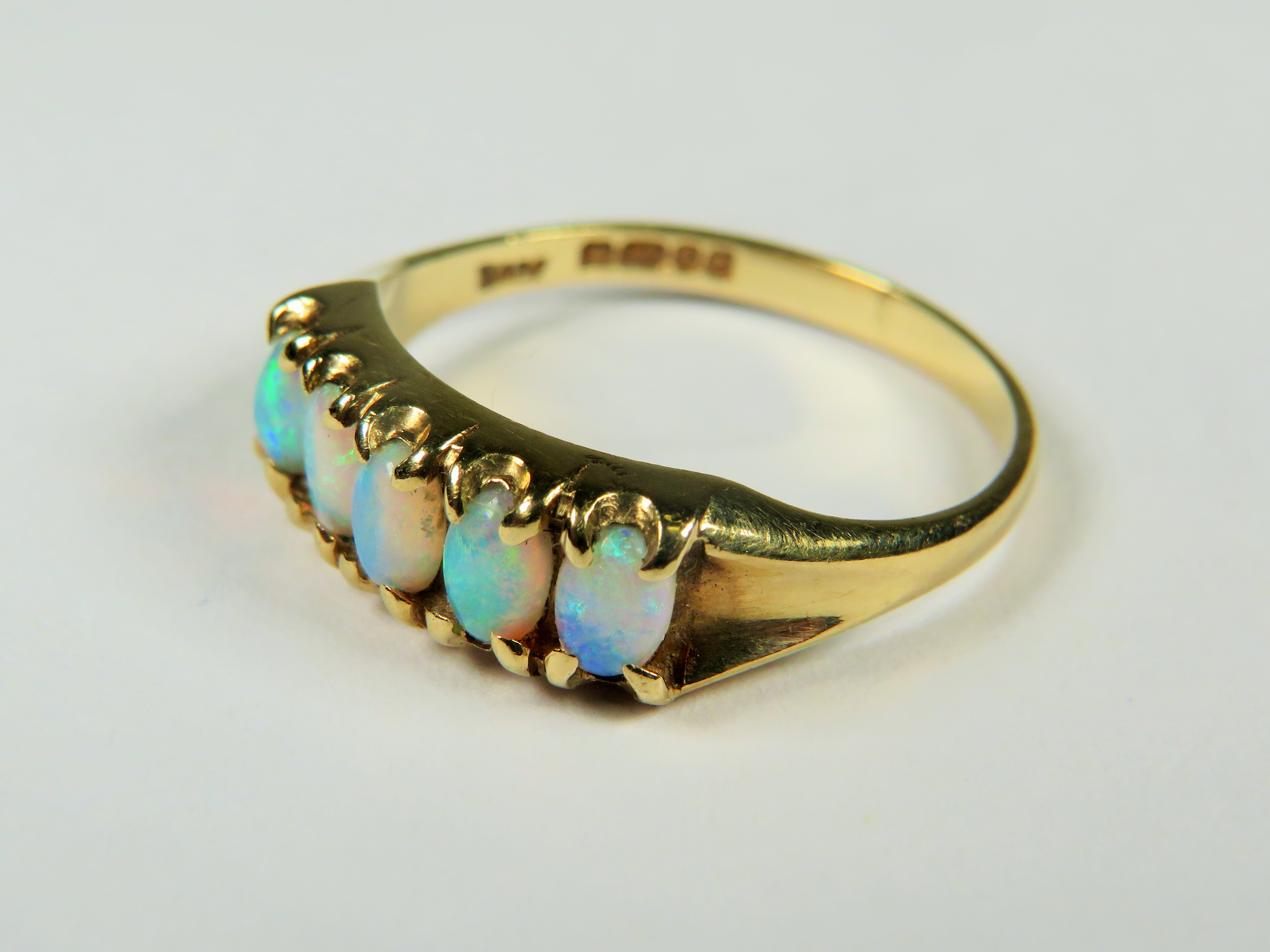 9ct Yellow Gold ring set with Five Opals.  Finger size 'P-5'   2.4g - Image 3 of 3