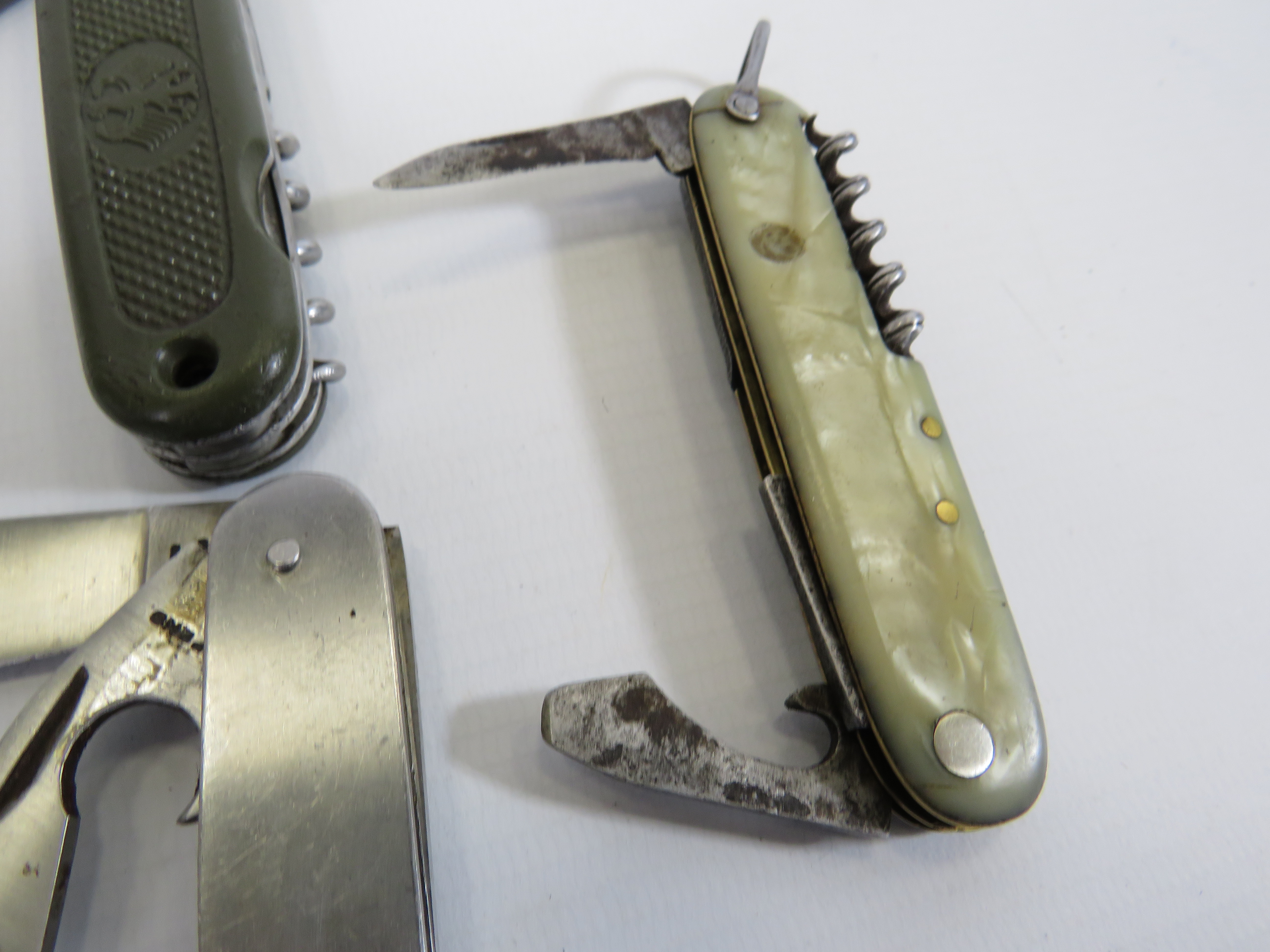 5 Vintage penknives some with multi tools, 2 have got broken blades see pics. - Image 3 of 5