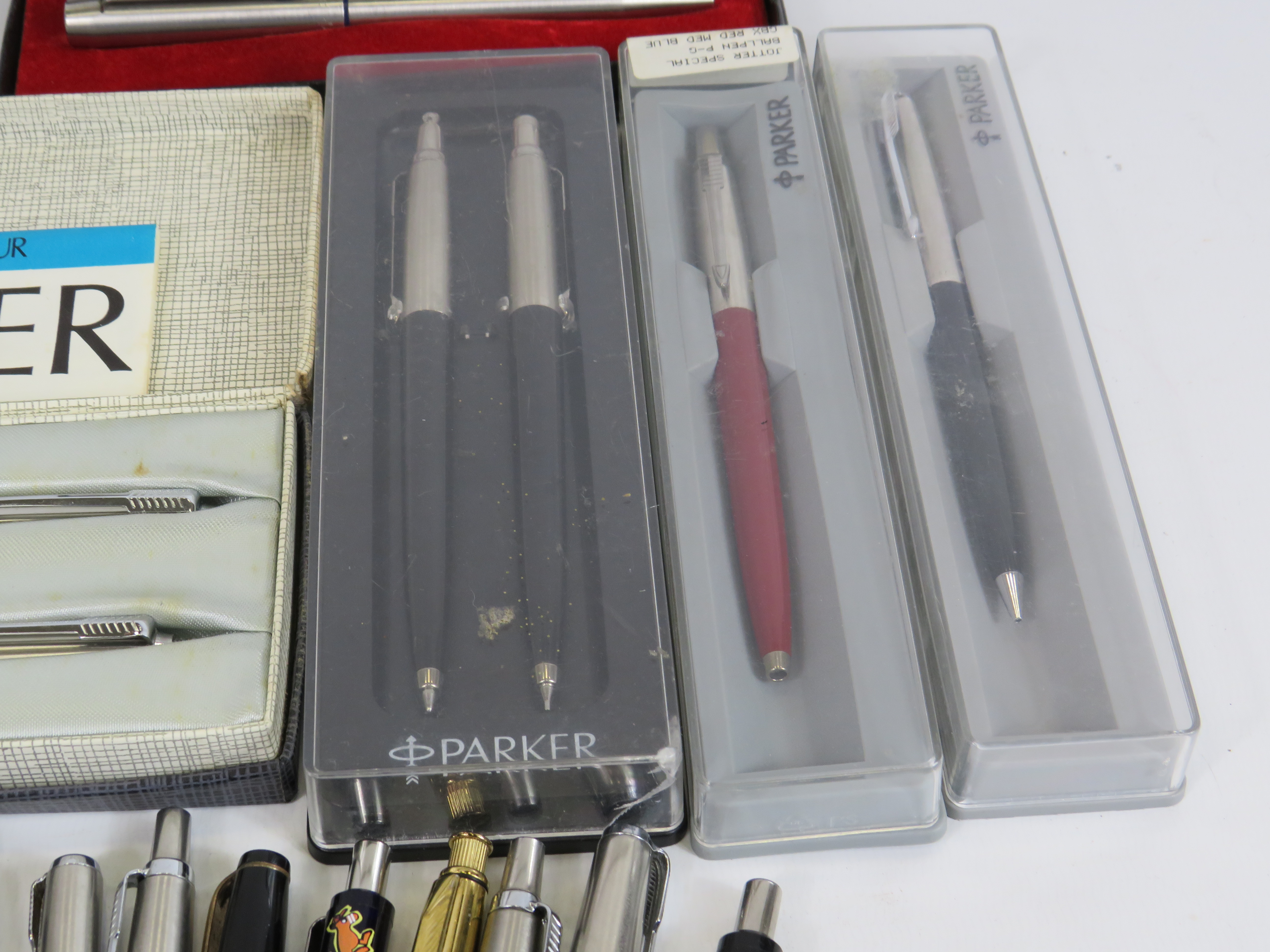 Selection of Parker ballpoint pens and pencils, some with boxes. - Image 3 of 4