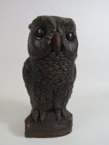 Carved wood effect heavy composite Owl figurine, 20.5cm tall.