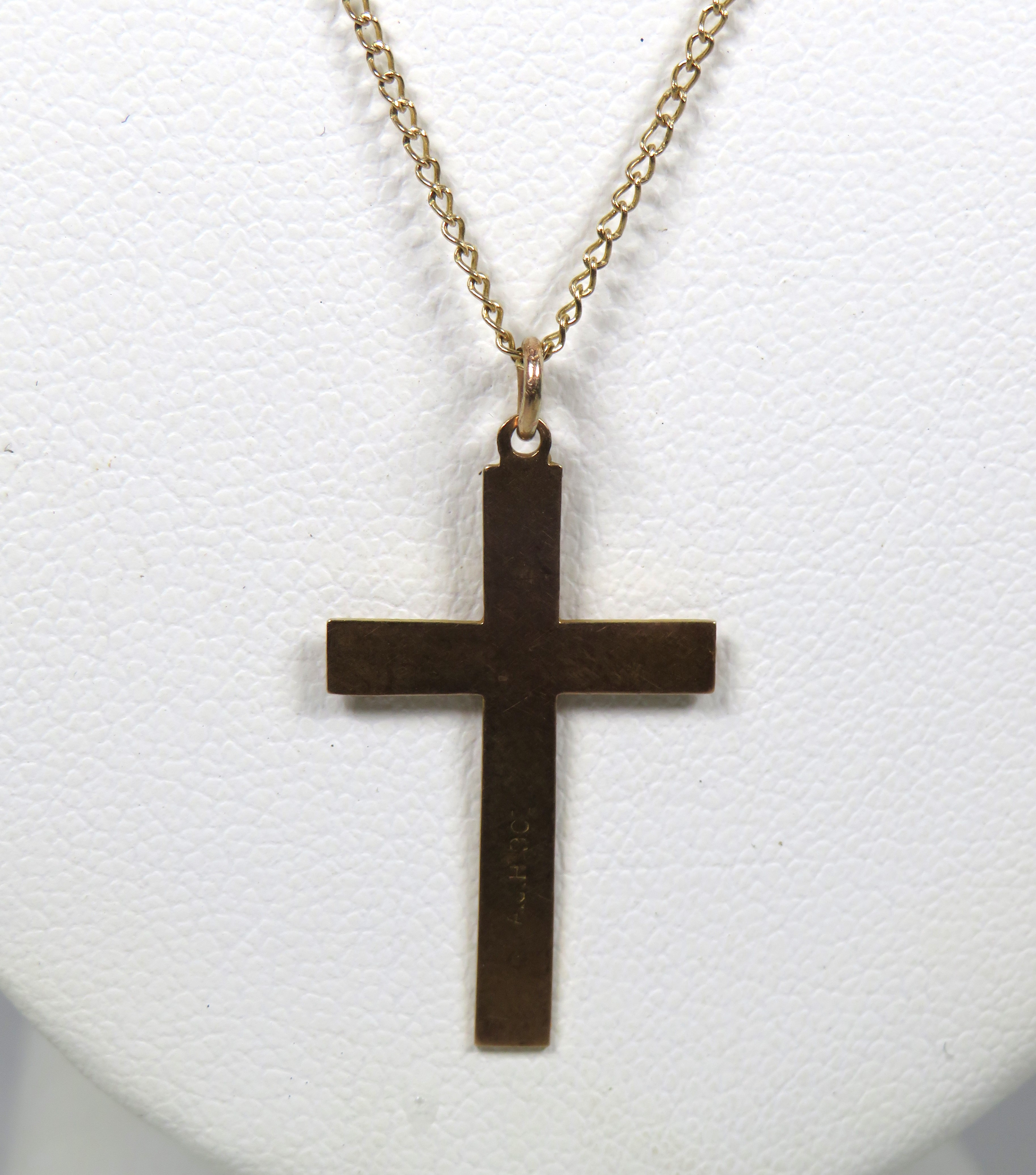 9ct Yellow Gold Crucifix hung on a 14 inch, 9ct Gold Chain.   Total weight 1.8g  see photos.  - Image 2 of 2