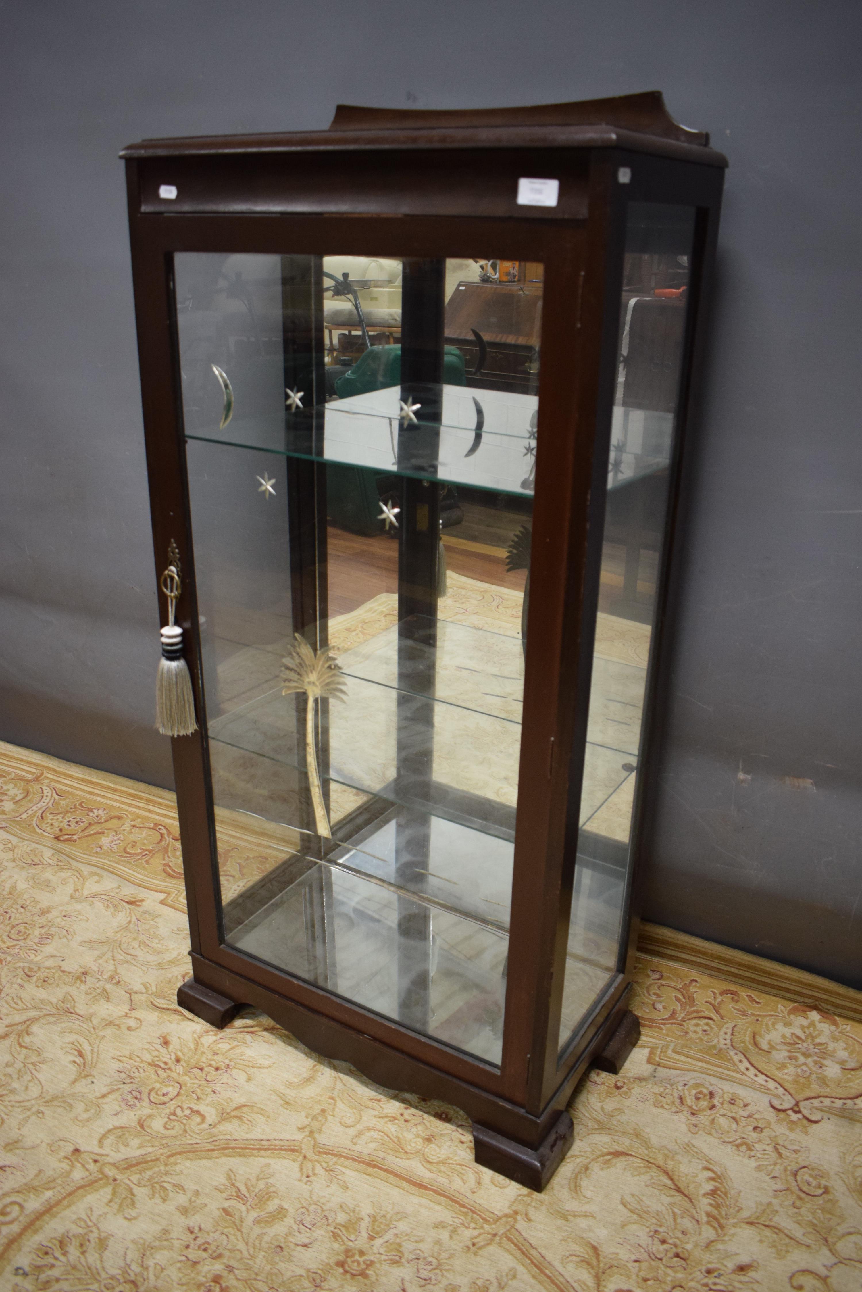 Mirror backed Glass display cabinet with etched palm trees and stars to the single door. Glass - Image 2 of 2