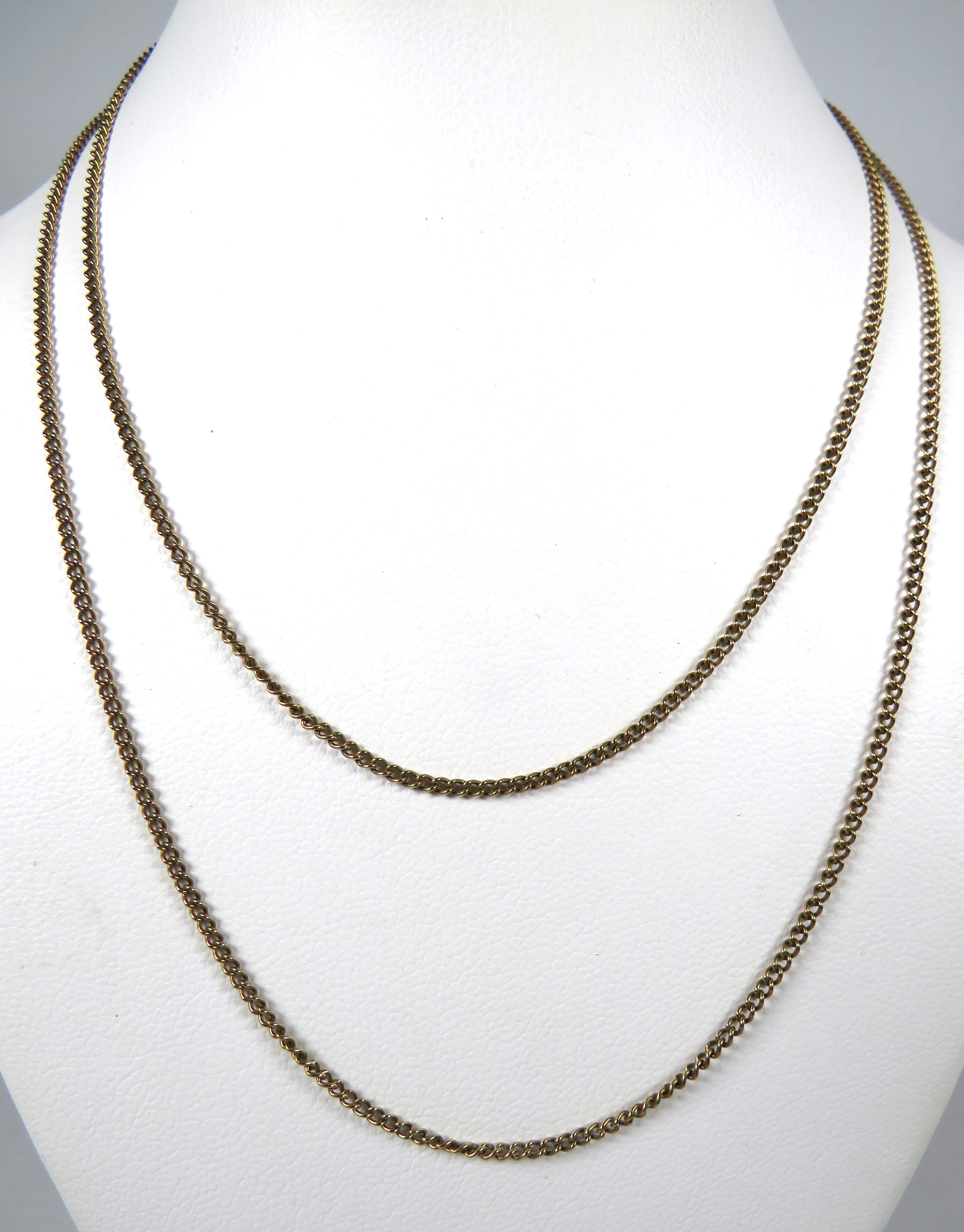 9ct Fine Link Gold Chain 22 inches long.  3.8g