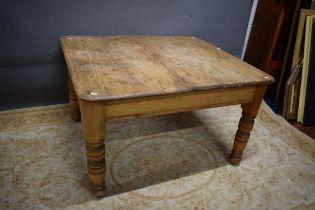 Victorian Pine Kitchen Table of good colour and patina. See photos. S2