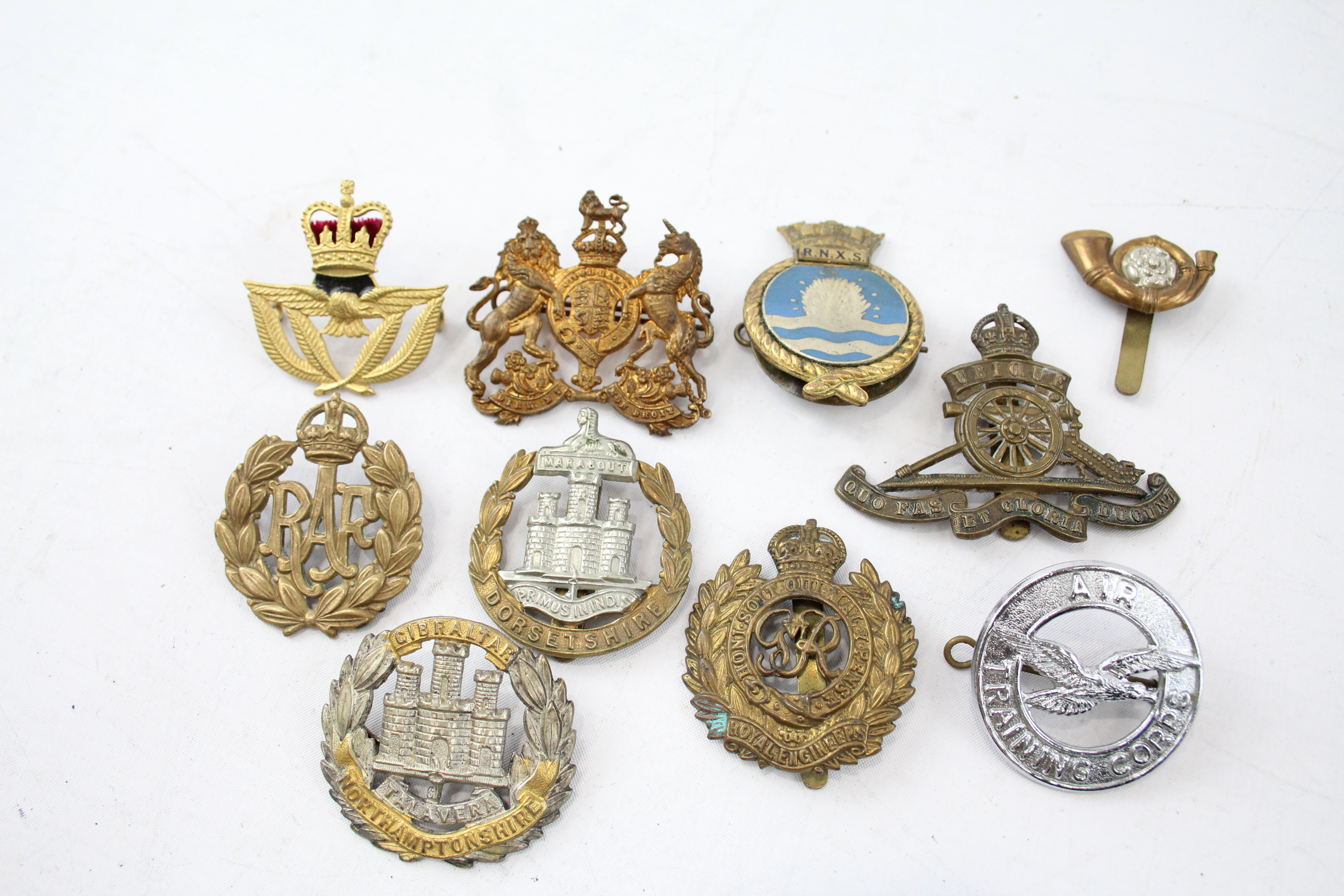 Military Cap Badges x 10 inc. K.O.Y.L.I Dorsetshire R.A.F Etc 2341318