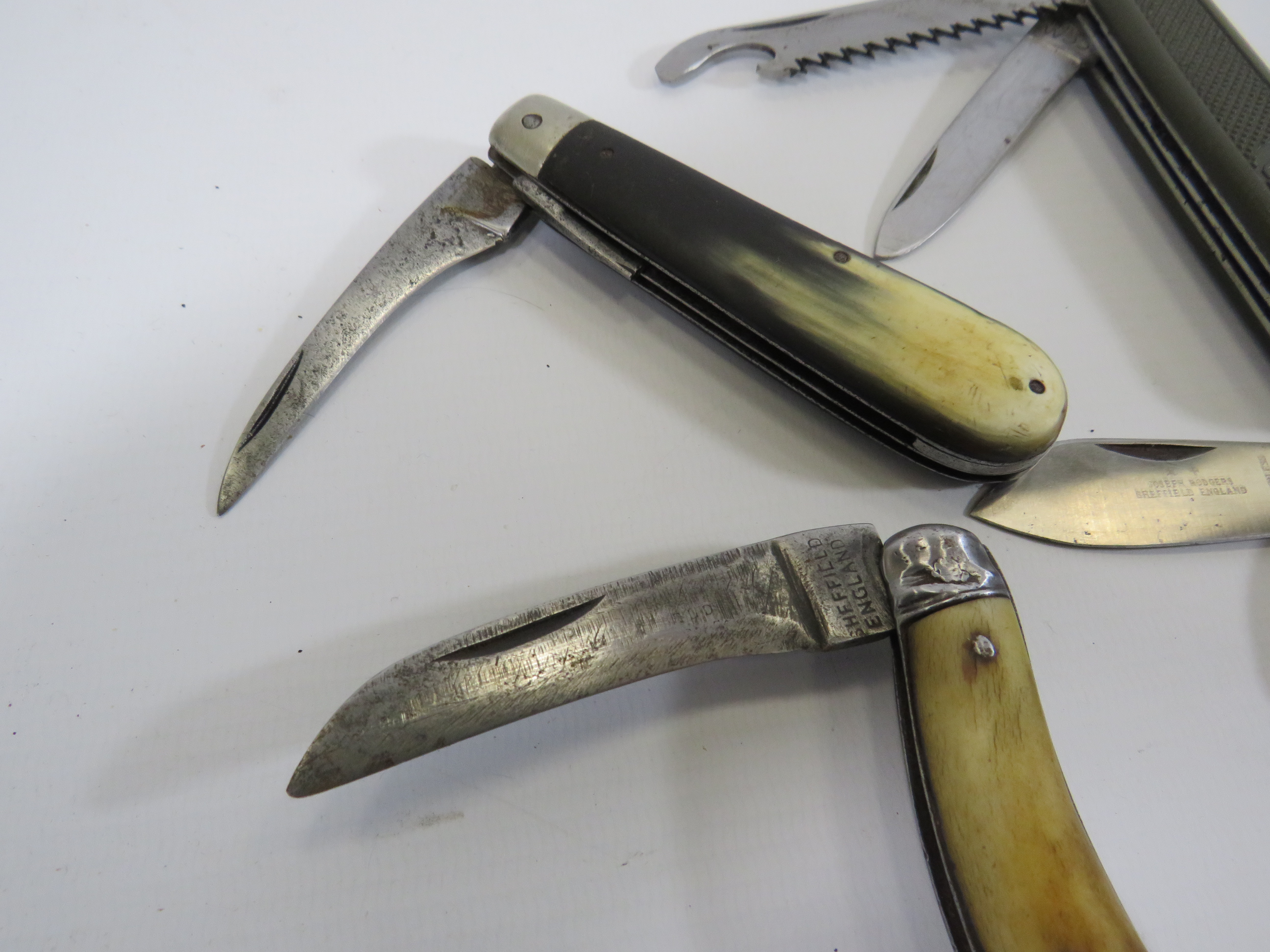 5 Vintage penknives some with multi tools, 2 have got broken blades see pics. - Image 4 of 5