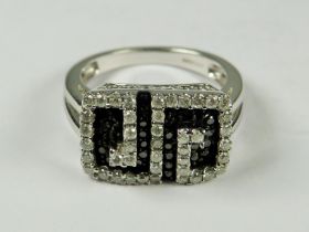 9ct White Gold Diamond set ring in a Black & White Deco Style. Finger size 'N-5' 5.4g