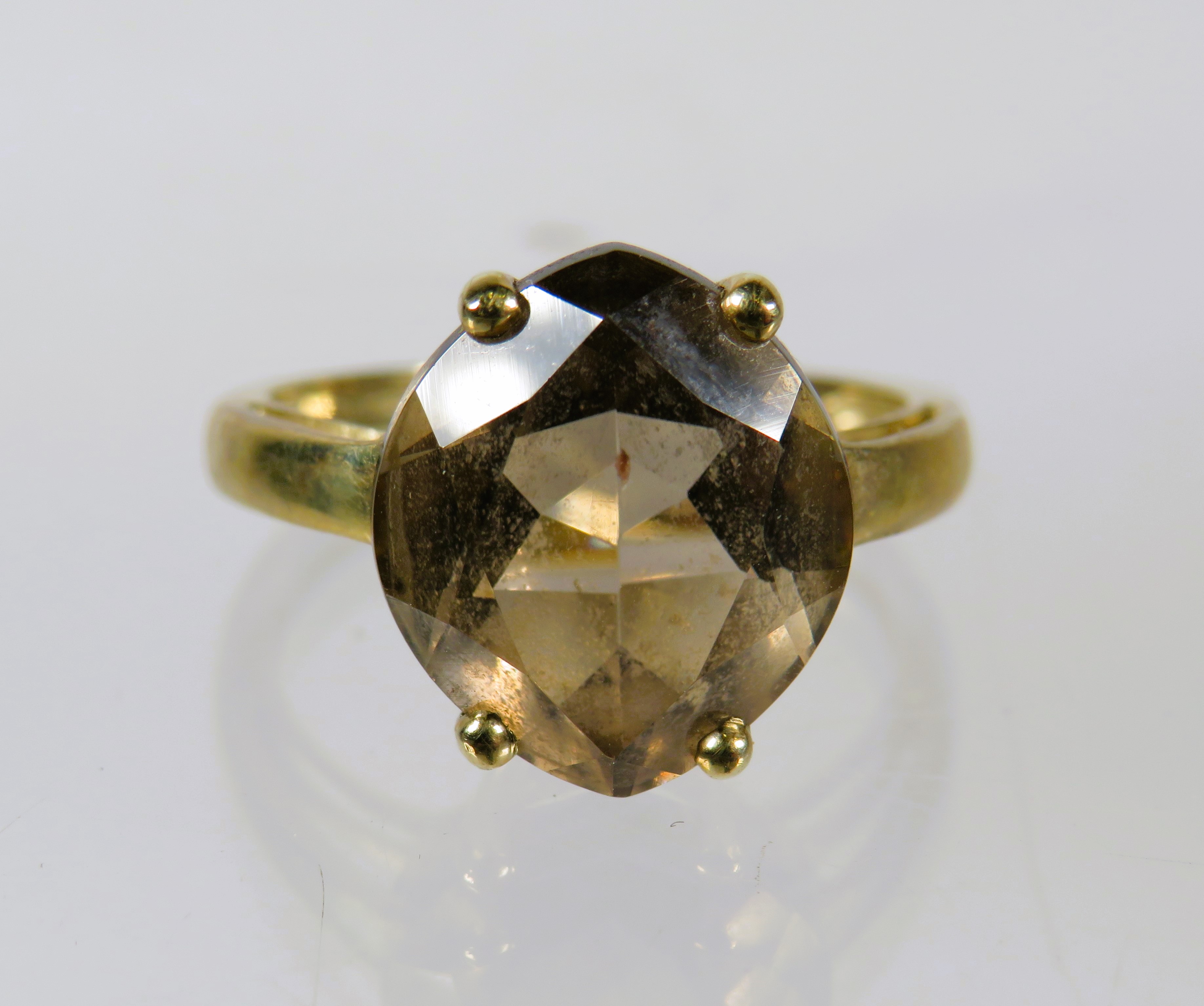 9ct Yellow Gold Smokey Quartz Set ring (12 x 10mm)   Finger size 'O-5 to P'    3.1g