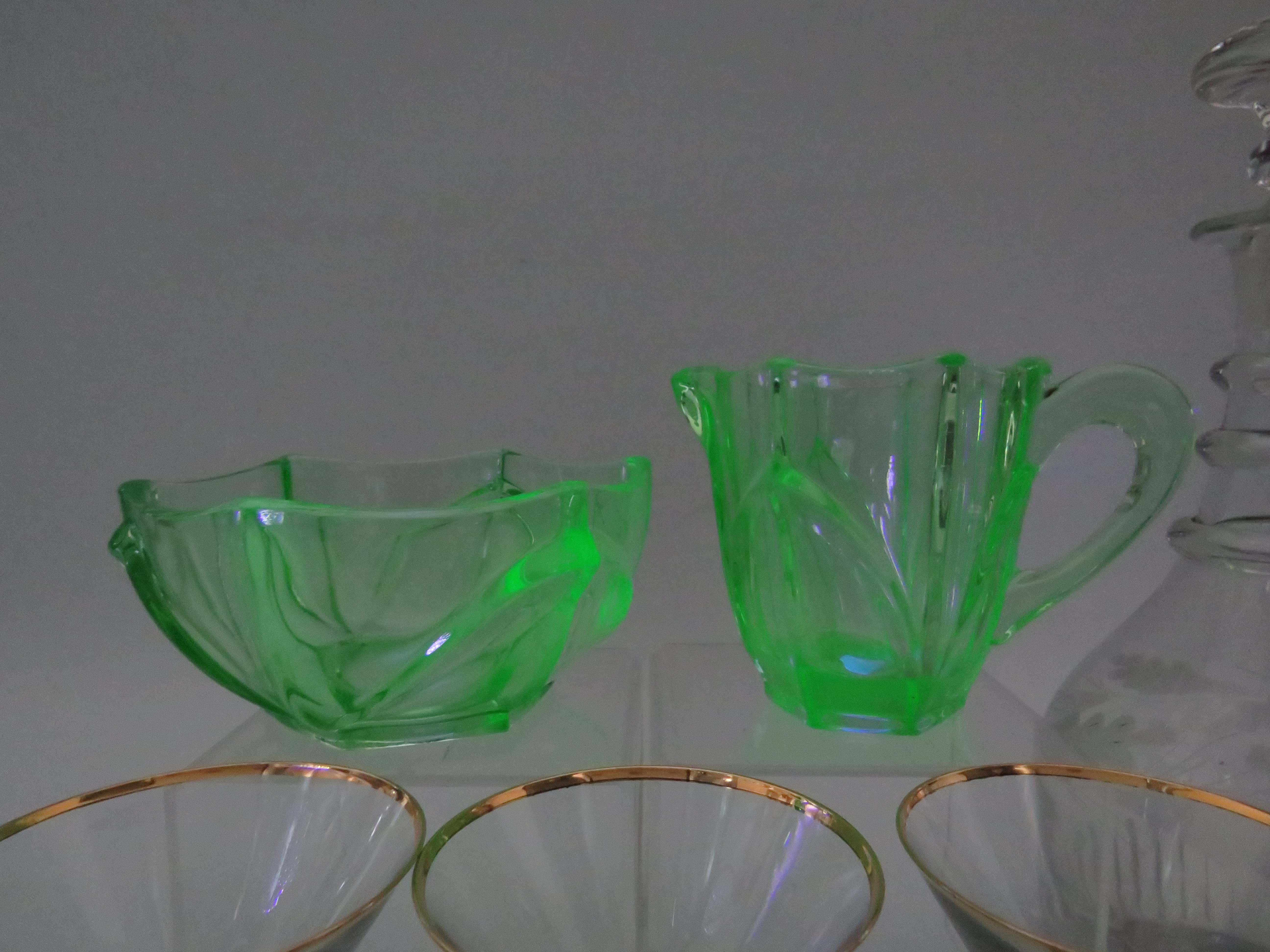 Victorian decanter, uranium glass jug and bowl and five sherry glass with cockerel detail. - Image 3 of 3