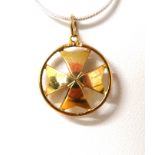 18ct Yellow Gold Circular pendand set with a Maltese Cross. Measures approx 19mm wide.    2.6g