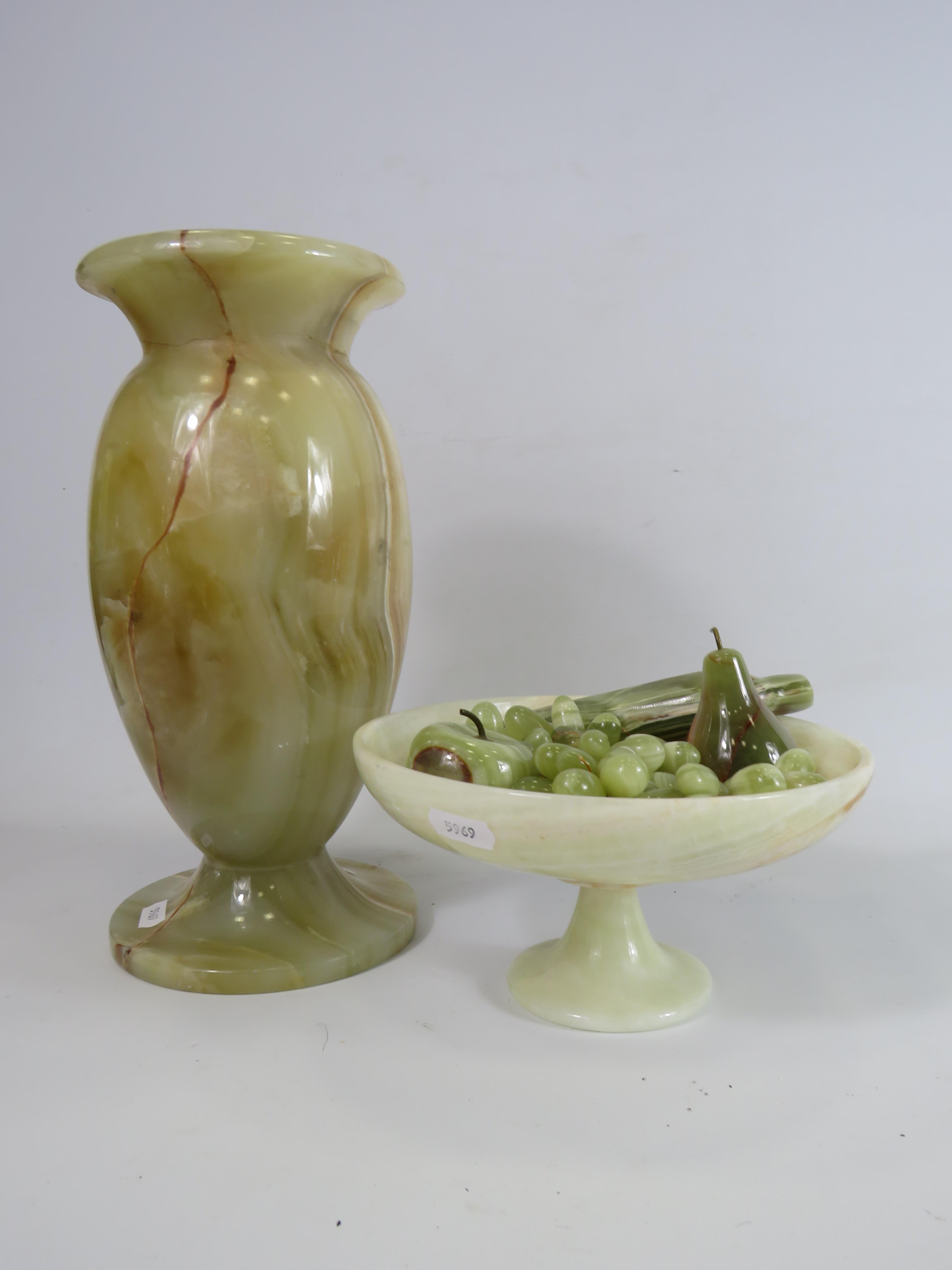 Large onyx vase and a pedastal bowl with a selection of fruit. - Image 3 of 3