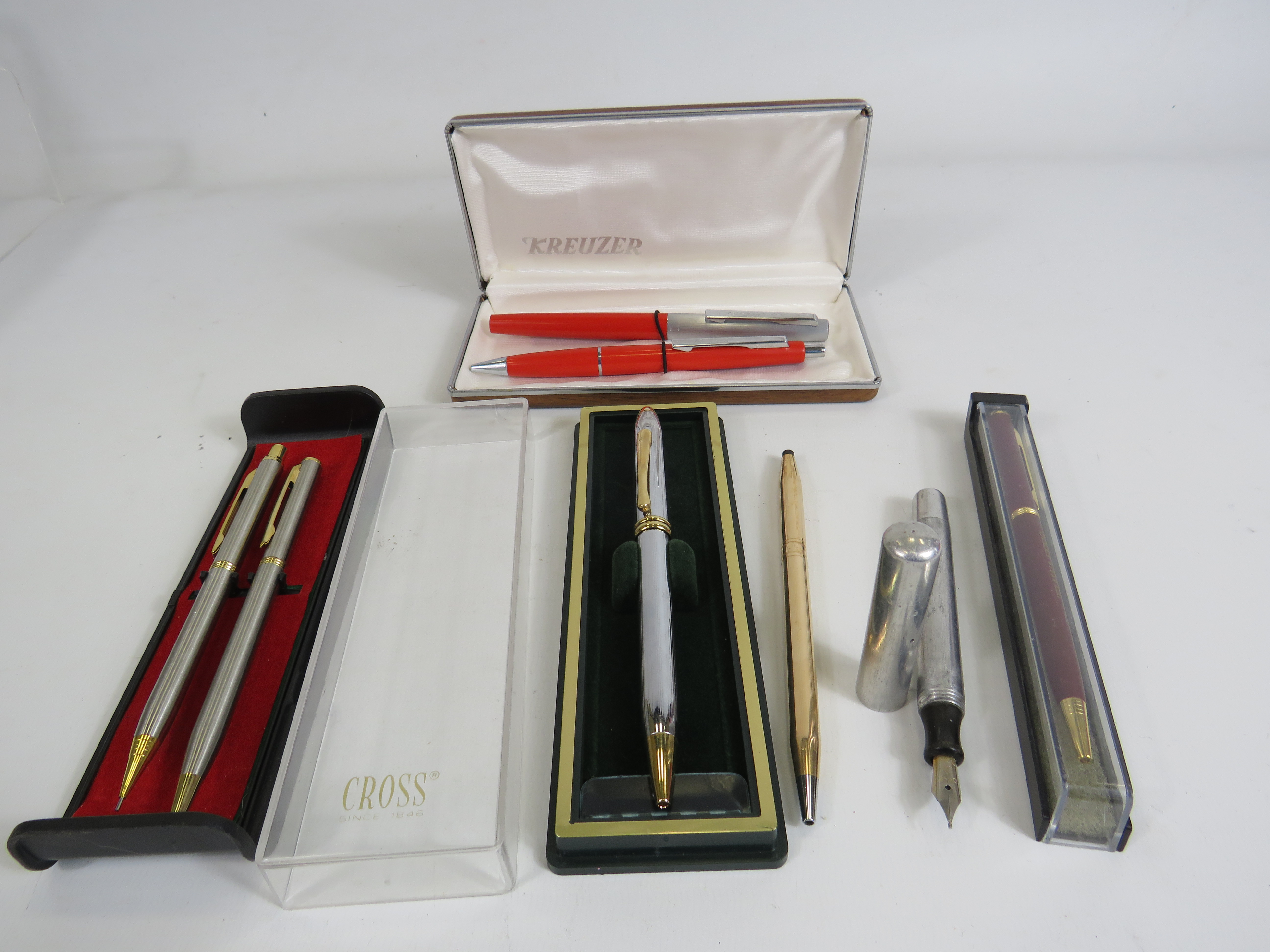 Mixed lot of various Fountain pens and pencils etc.