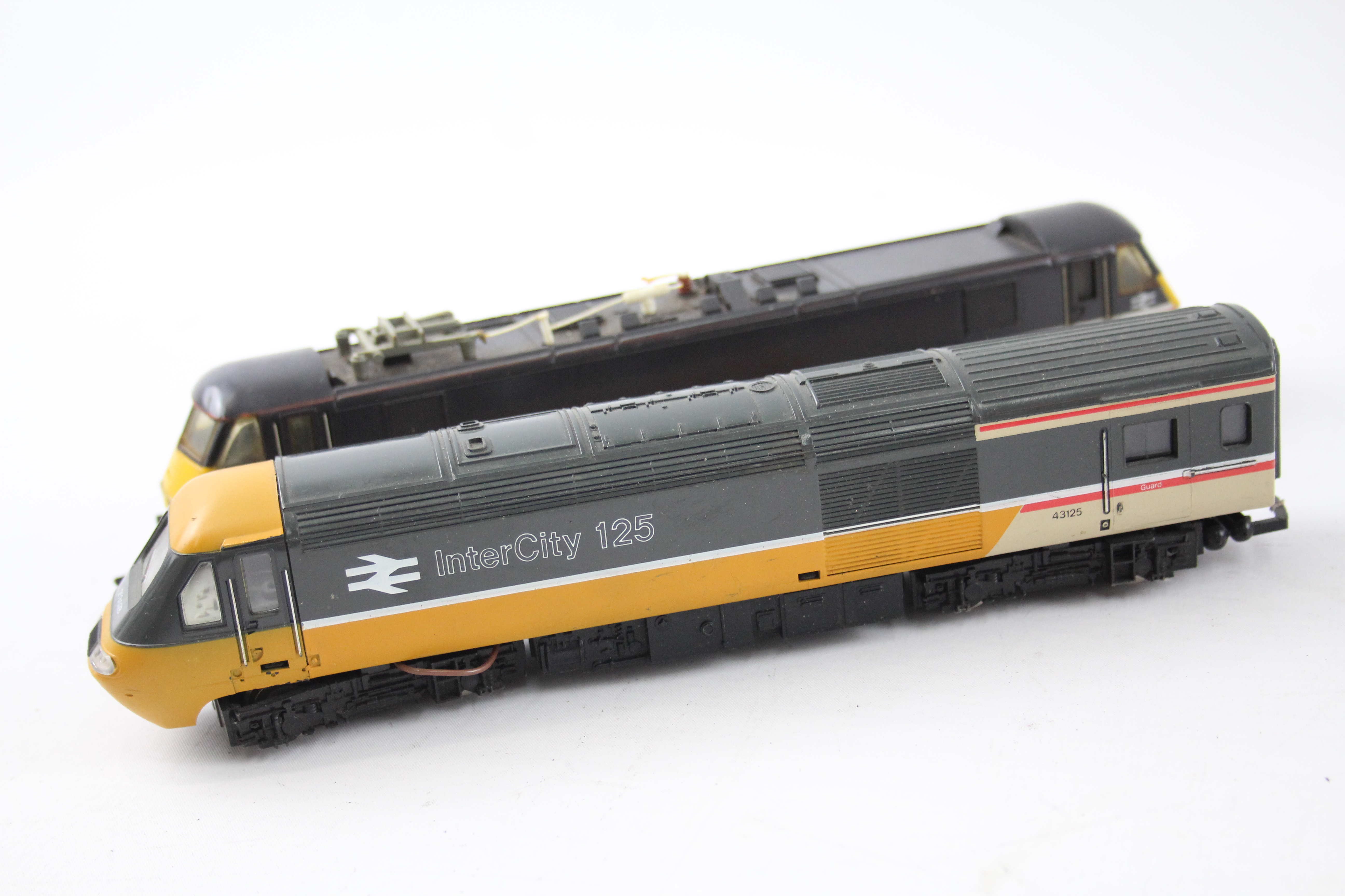 8 x OO Gauge Model Railways Inc Locomotives Inter City, Triang, Hornby Etc 681563 - Image 2 of 4