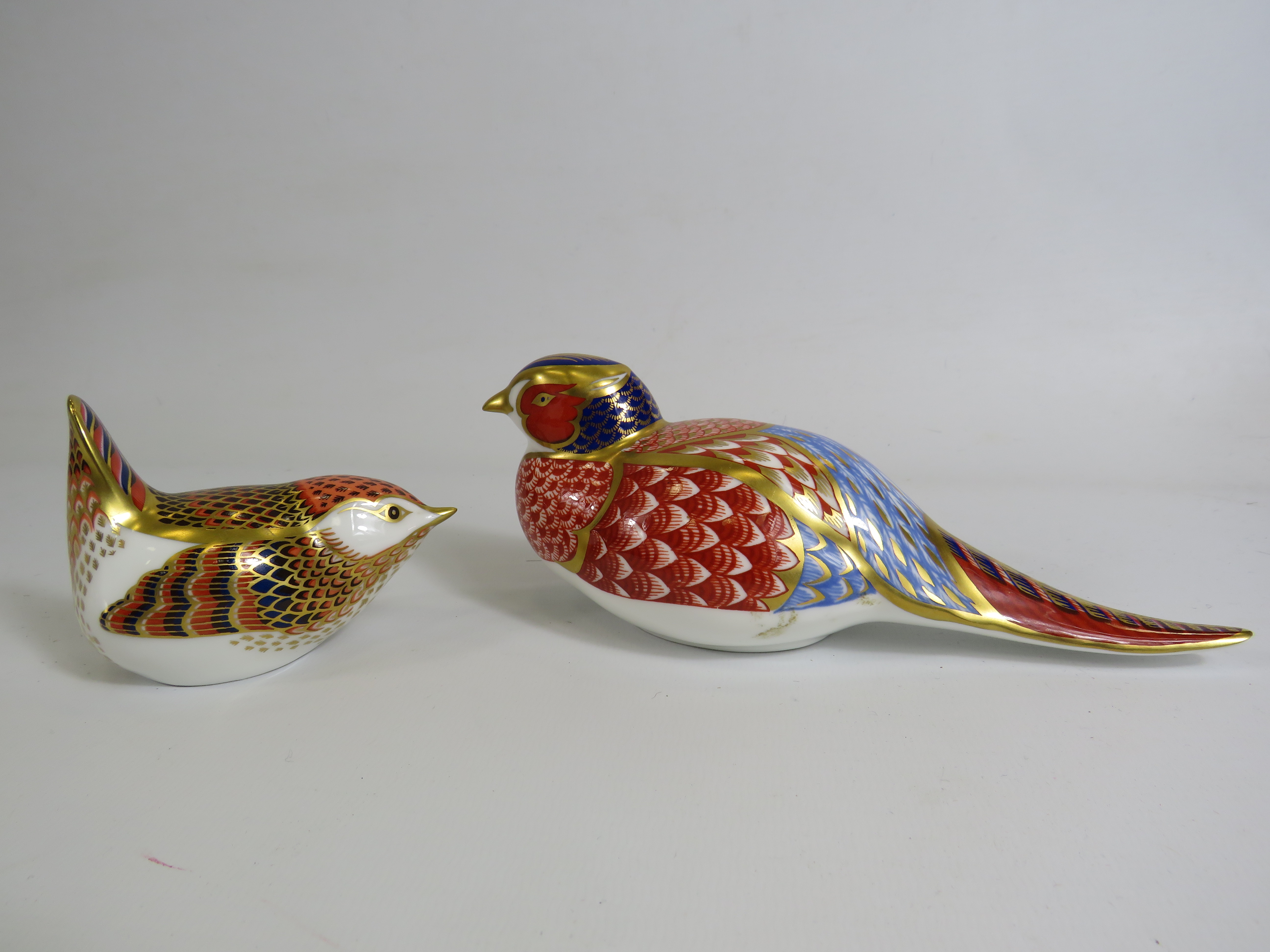 Two Royal Crown Derby Paperweights Pheasant and Wren with silver buttons, 681788 - Image 2 of 6