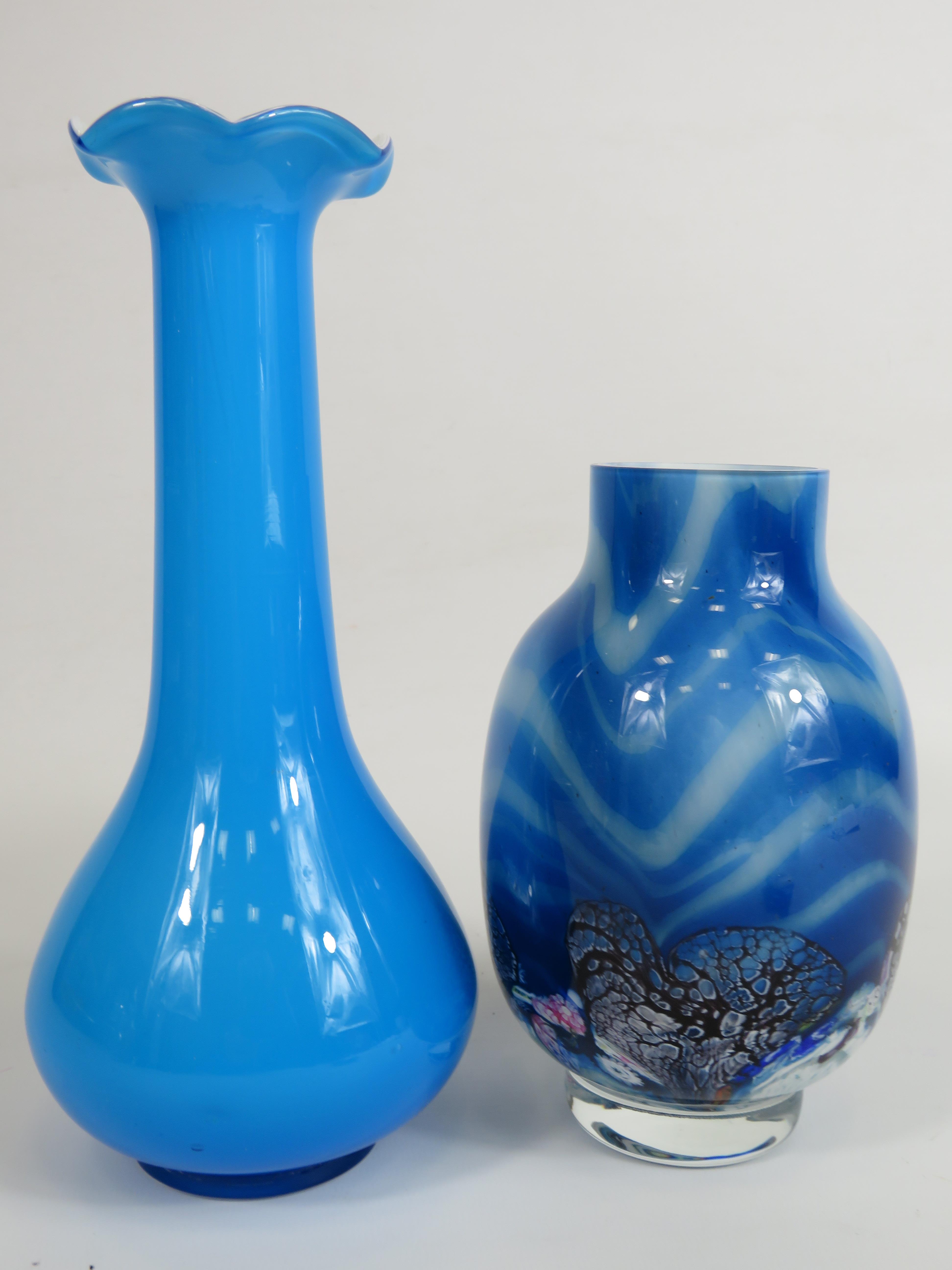 Caithness Cadenza heart vase and a cased art glass bud vase, the tallest stands 22.5cm tall.