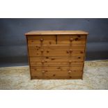 Modern Pine Chest of drawers which measure approx  H:27 x W:32 x D:13 Inches. See photos.   S2