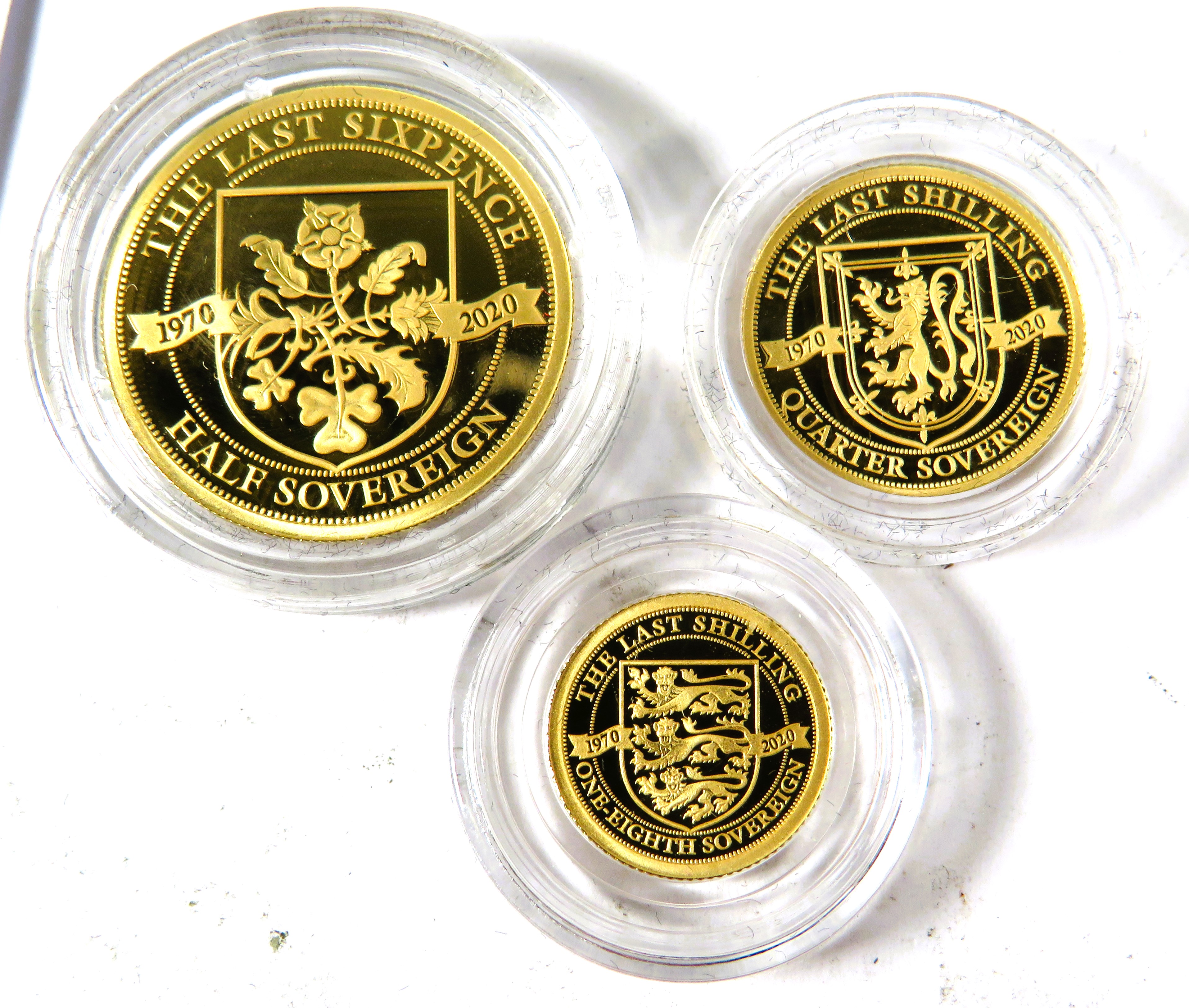 Boxed Commemorative set of 22ct Gold Half, Quarter and Eighth Sovereign to commemorate last Shilling - Image 2 of 3