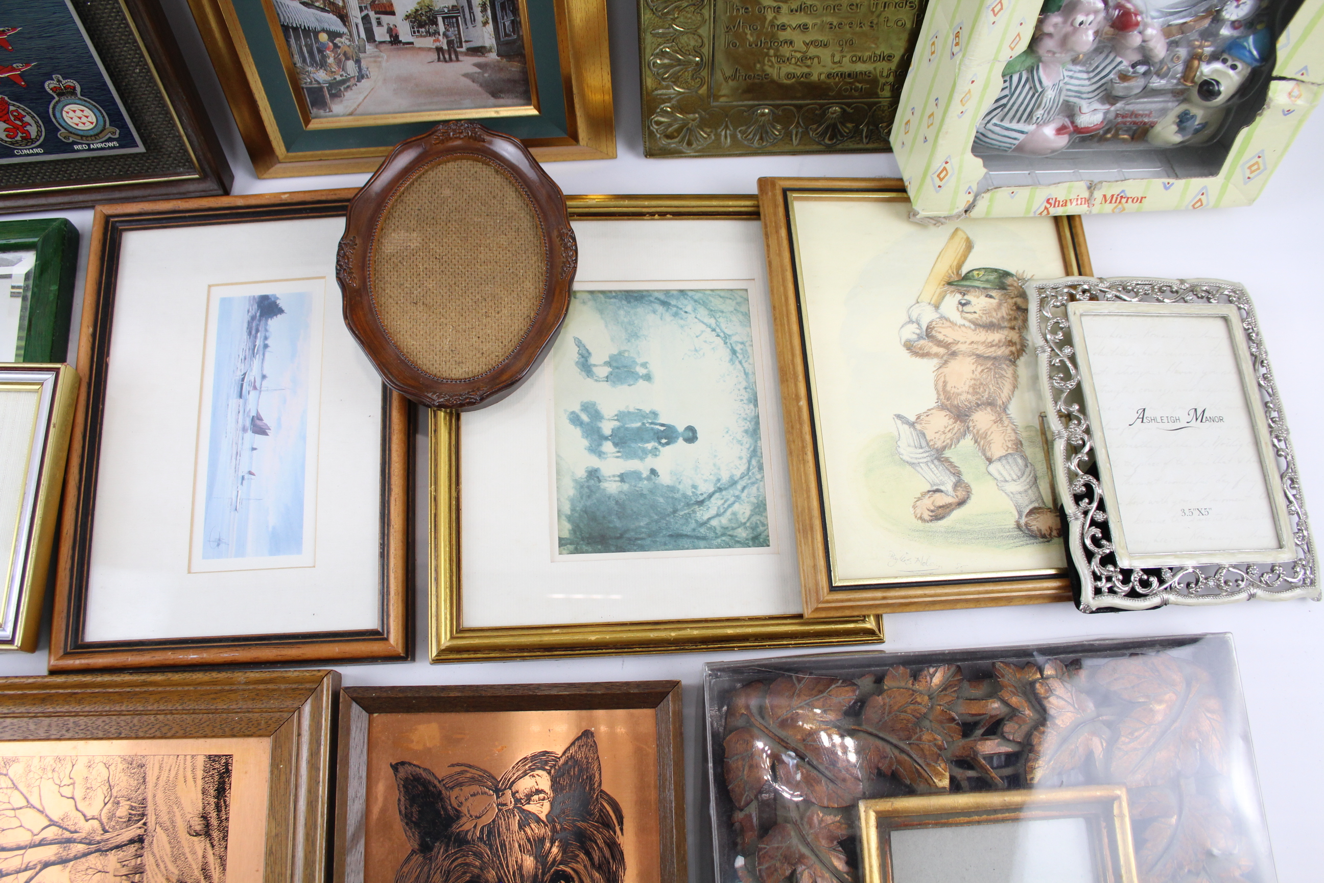 Picture Frames / Art / Prints Job Lot Inc Teddy Playing Cricket - Red Arrows Etc 561311 - Image 6 of 7