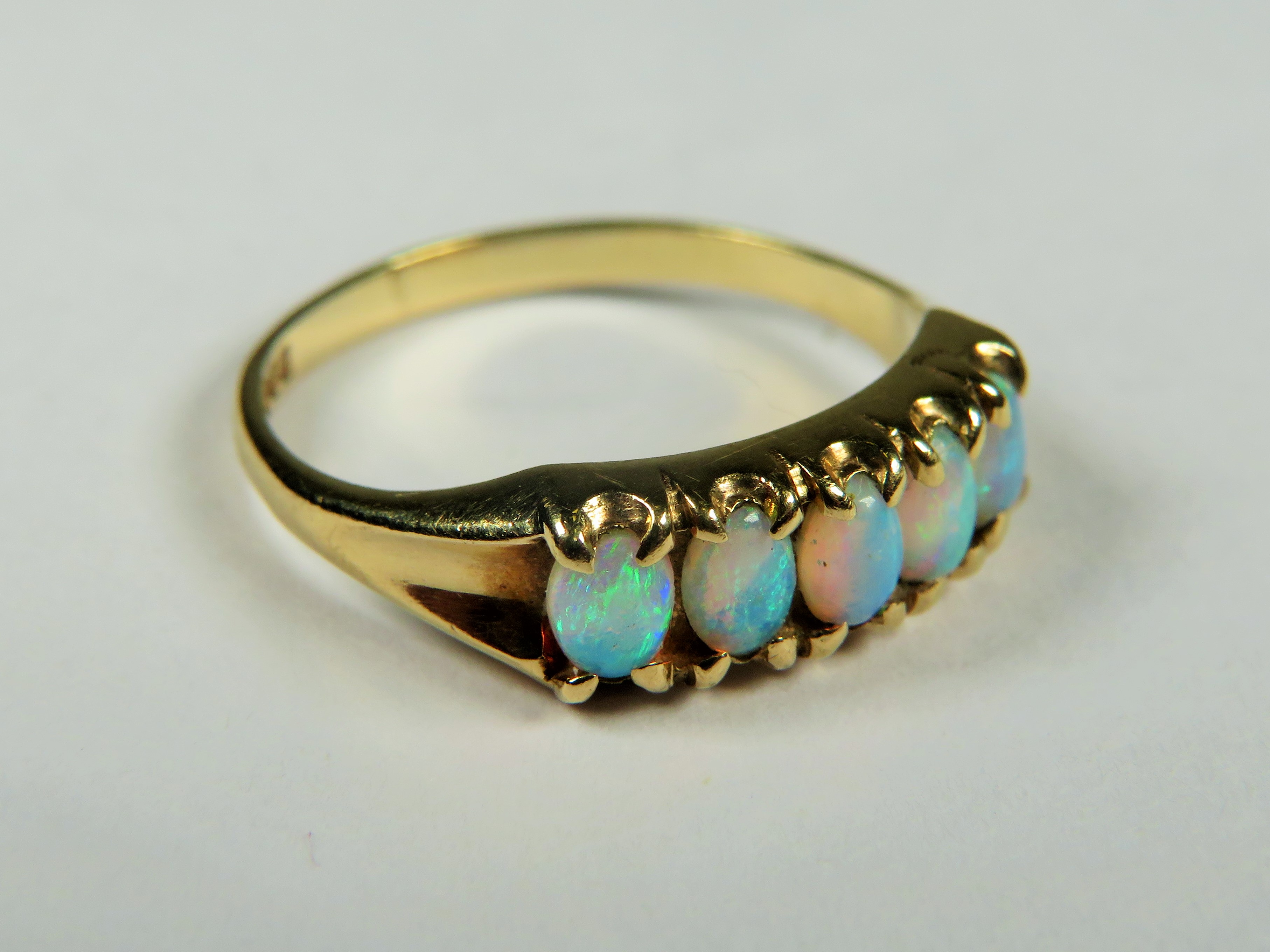 9ct Yellow Gold ring set with Five Opals.  Finger size 'P-5'   2.4g - Image 2 of 3