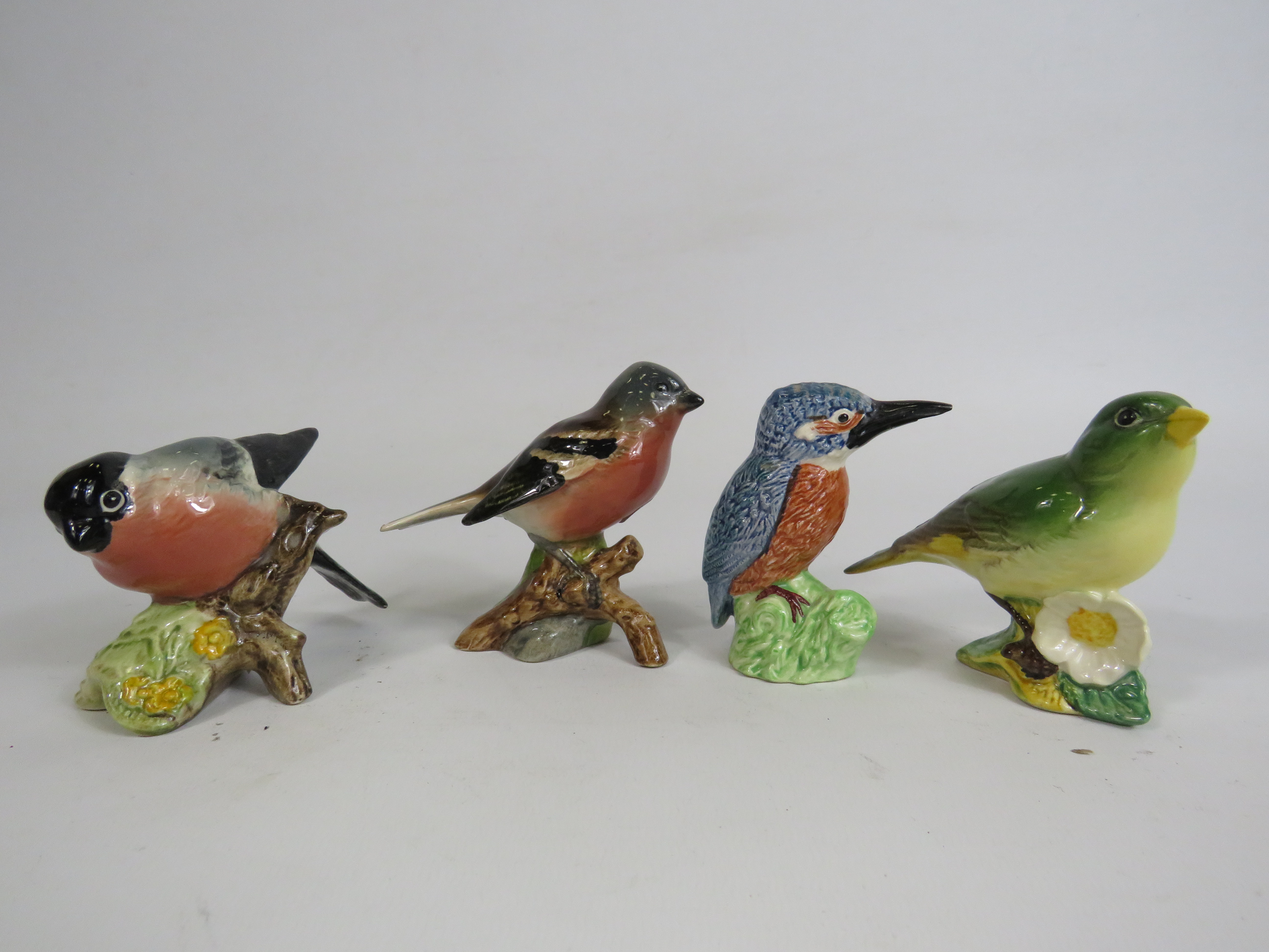 4 Beswick bird figurines, King fisher has chip to beak.