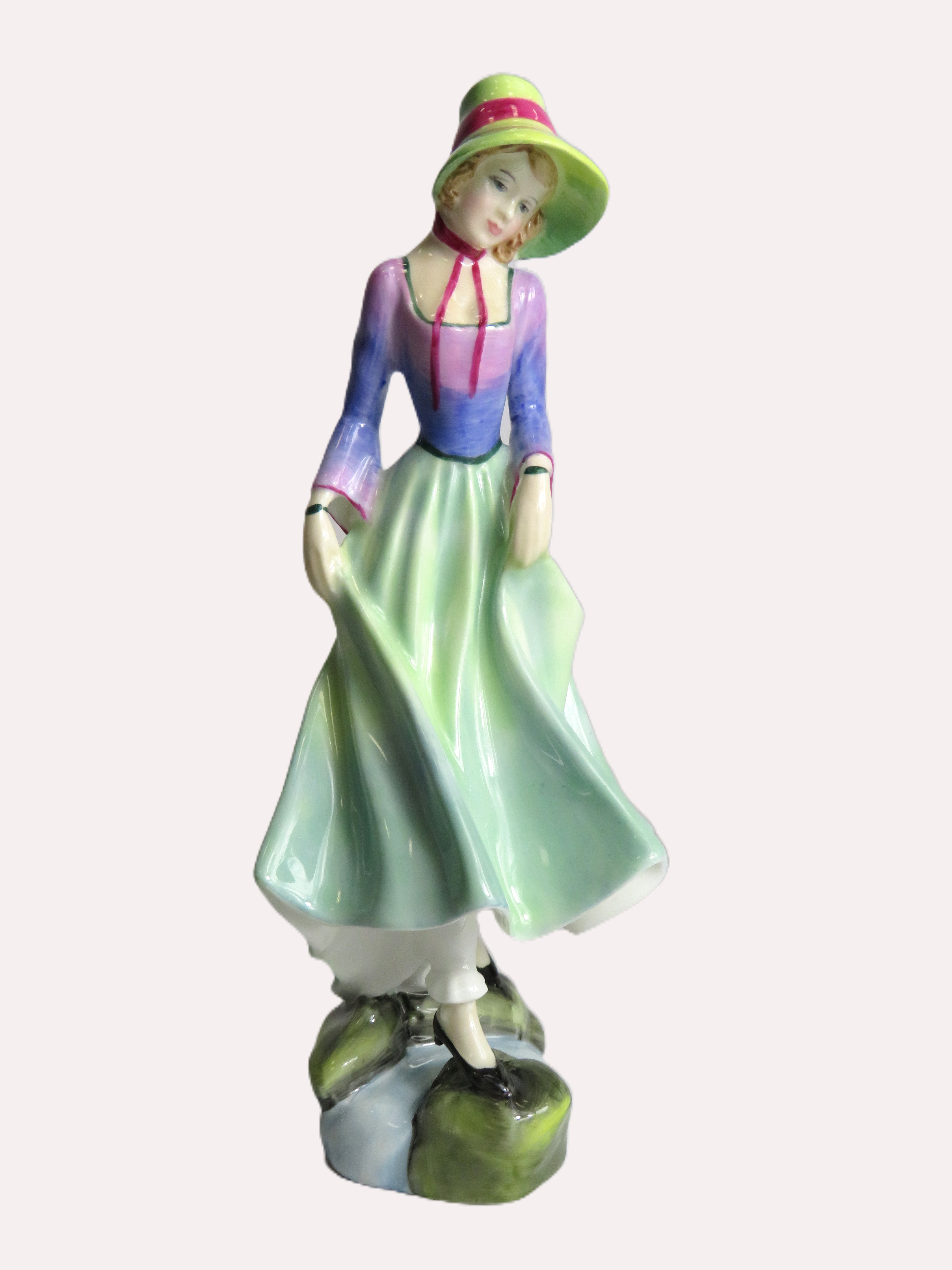 Royal Doulton figurine Polly HN3178, approx 20.5cm tall.