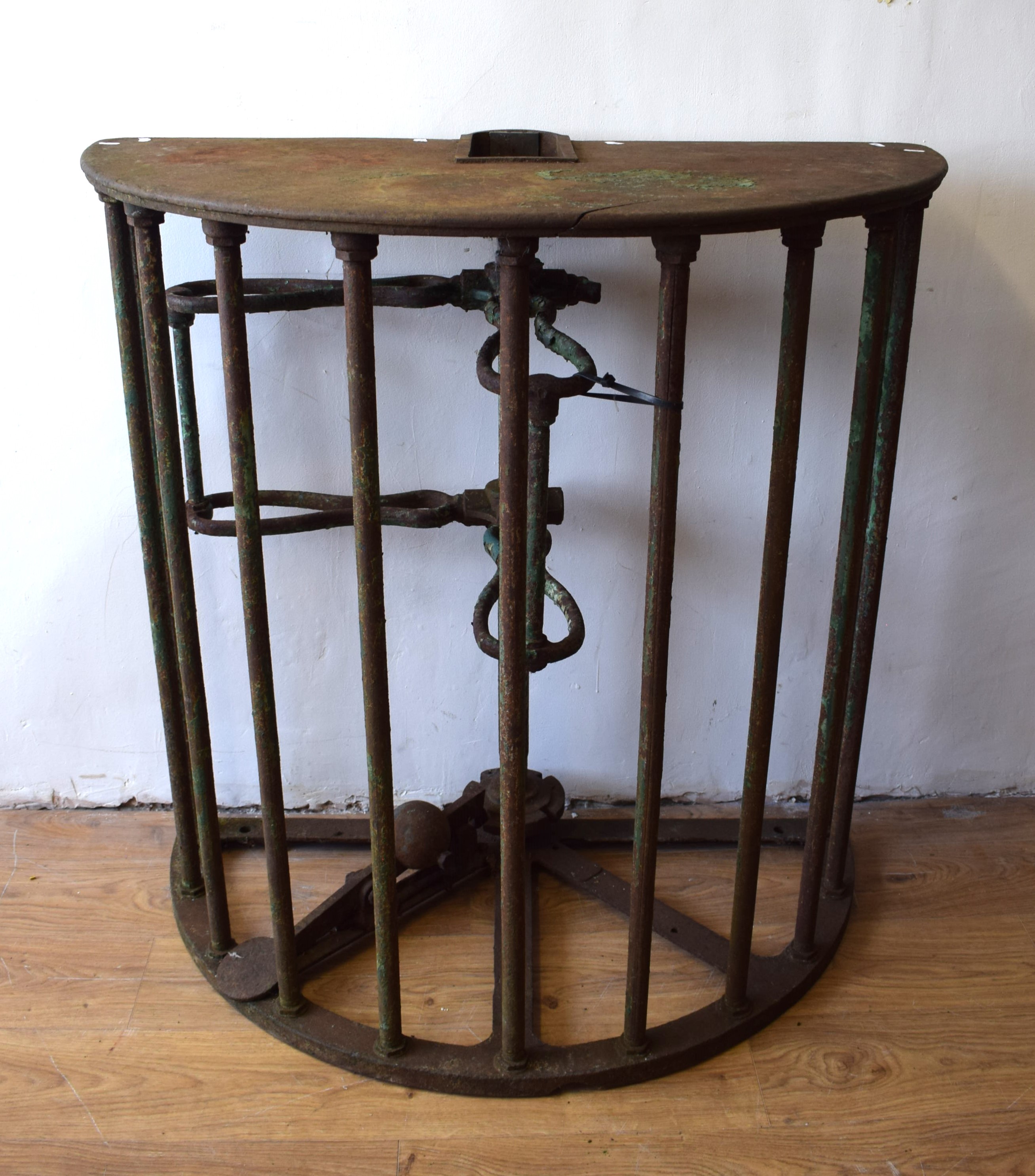 Large Cast Iron Turnstyle believed to be from Doncaster Racecourse, Slight damage to top. H:42 x W:4