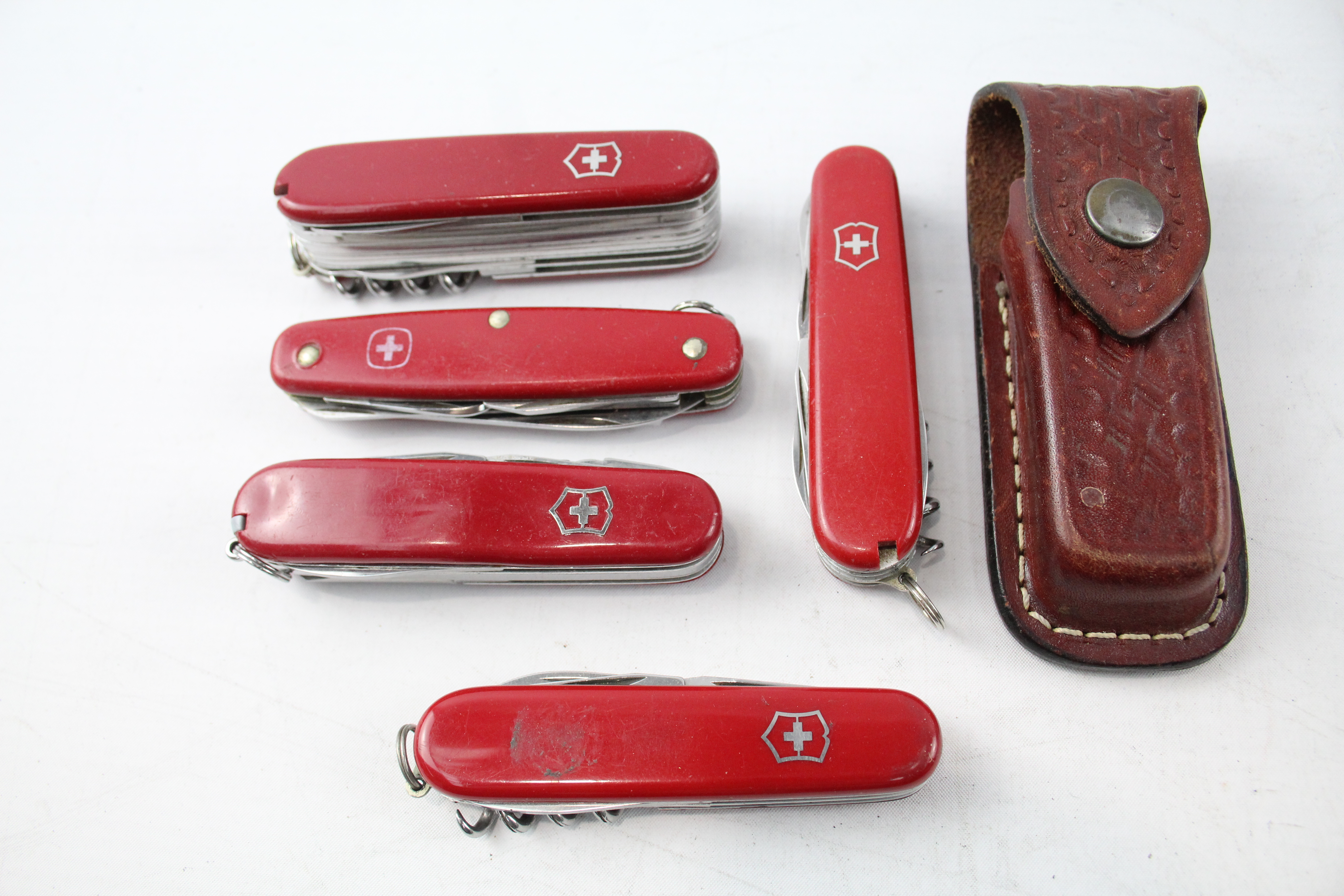 5 x Vintage Swiss Army KNIVES 485206