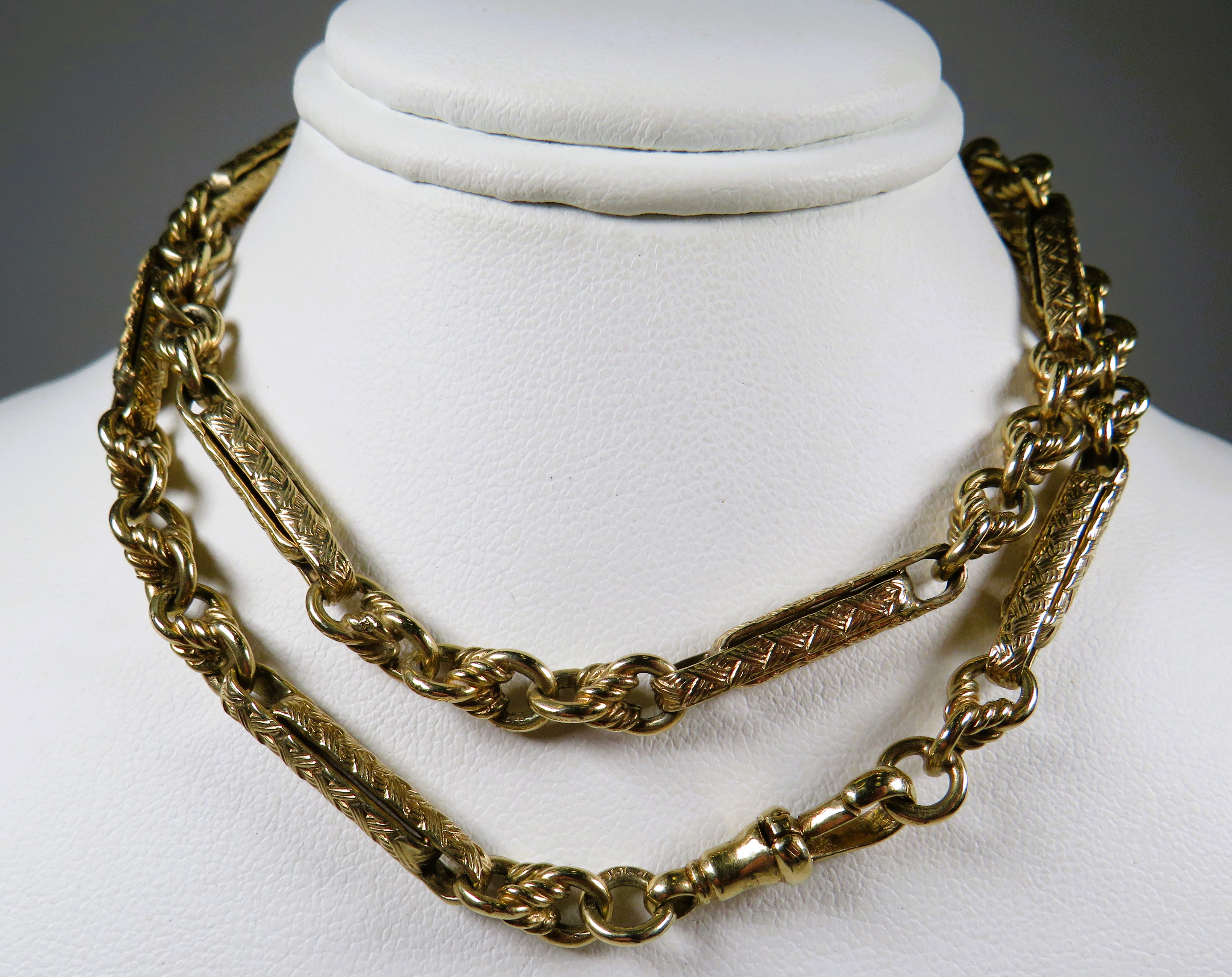 Attractive 9ct Yellow Gold Neck chain in the rare Gypsy Link pattern which measures 20 inches long. 