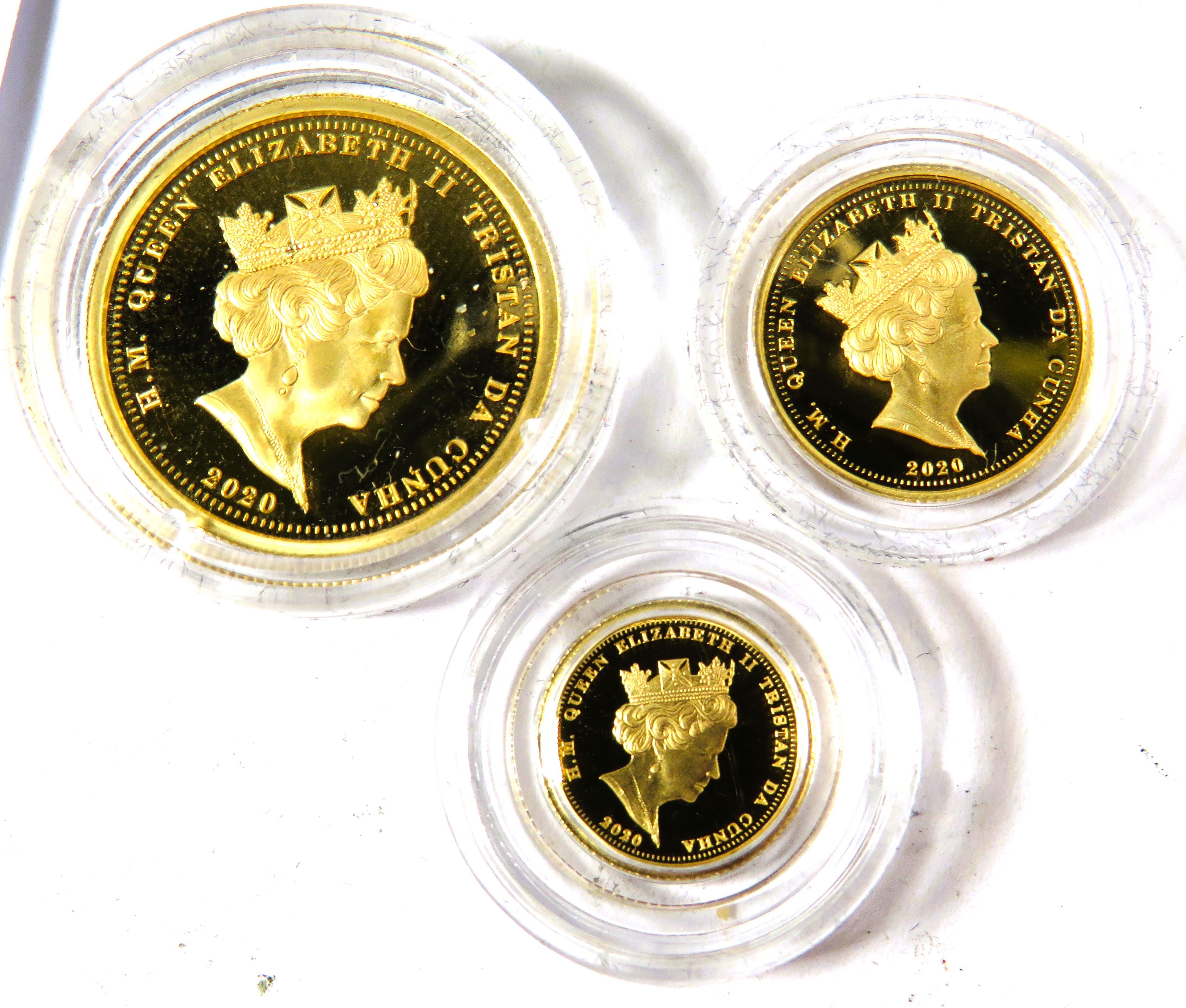 Boxed Commemorative set of 22ct Gold Half, Quarter and Eighth Sovereign to commemorate last Shilling - Image 3 of 3