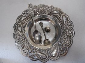 Good Mixed Silver Lot to include a Pierced and decorated Bon Bon Dish, Continental 800 Silver plus