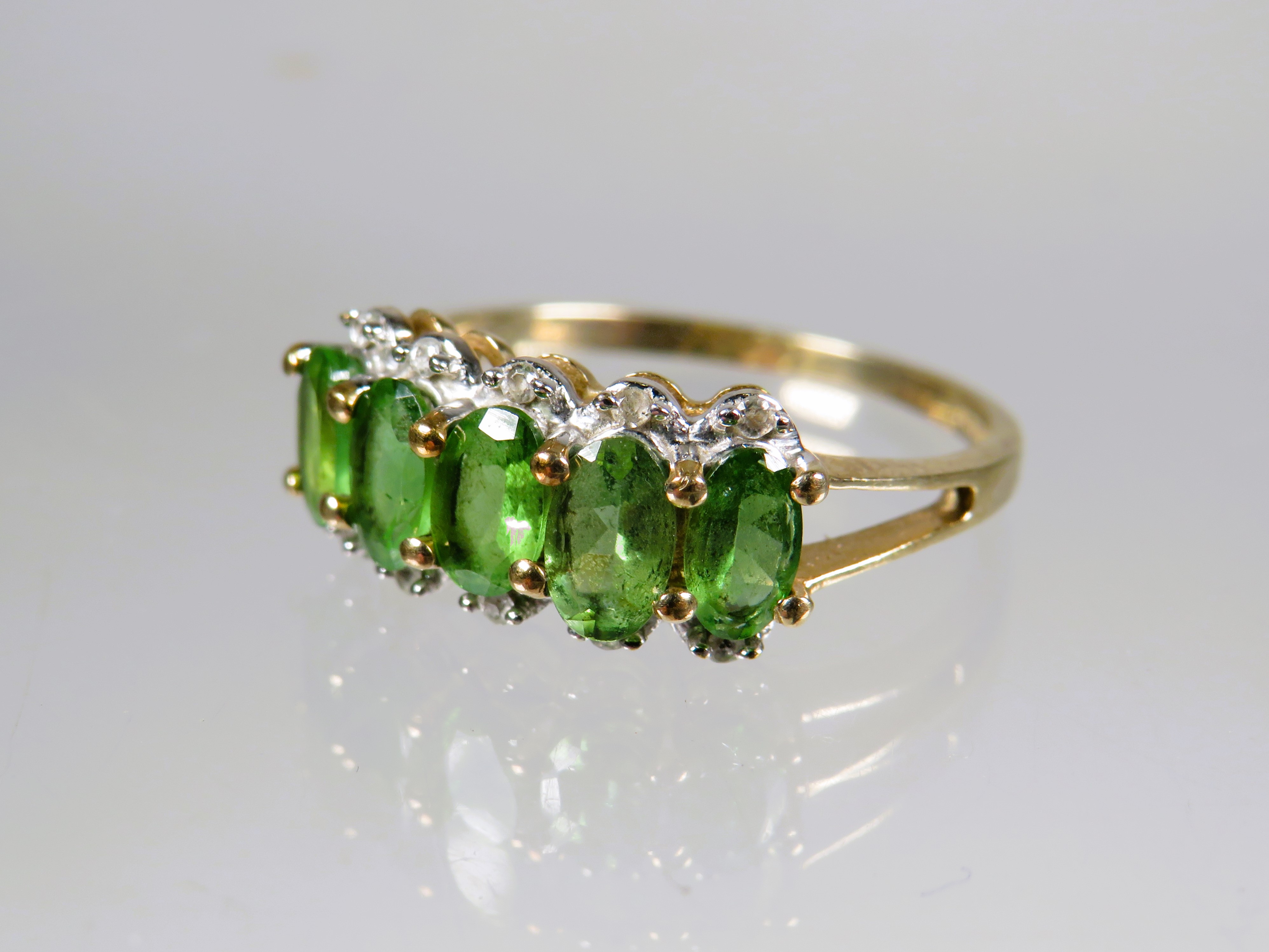 9ct Yellow Gold Ring set with a cluster of Green and Clear CZ gemstones.. Finger size 'M-5'   1.8g - Image 3 of 3