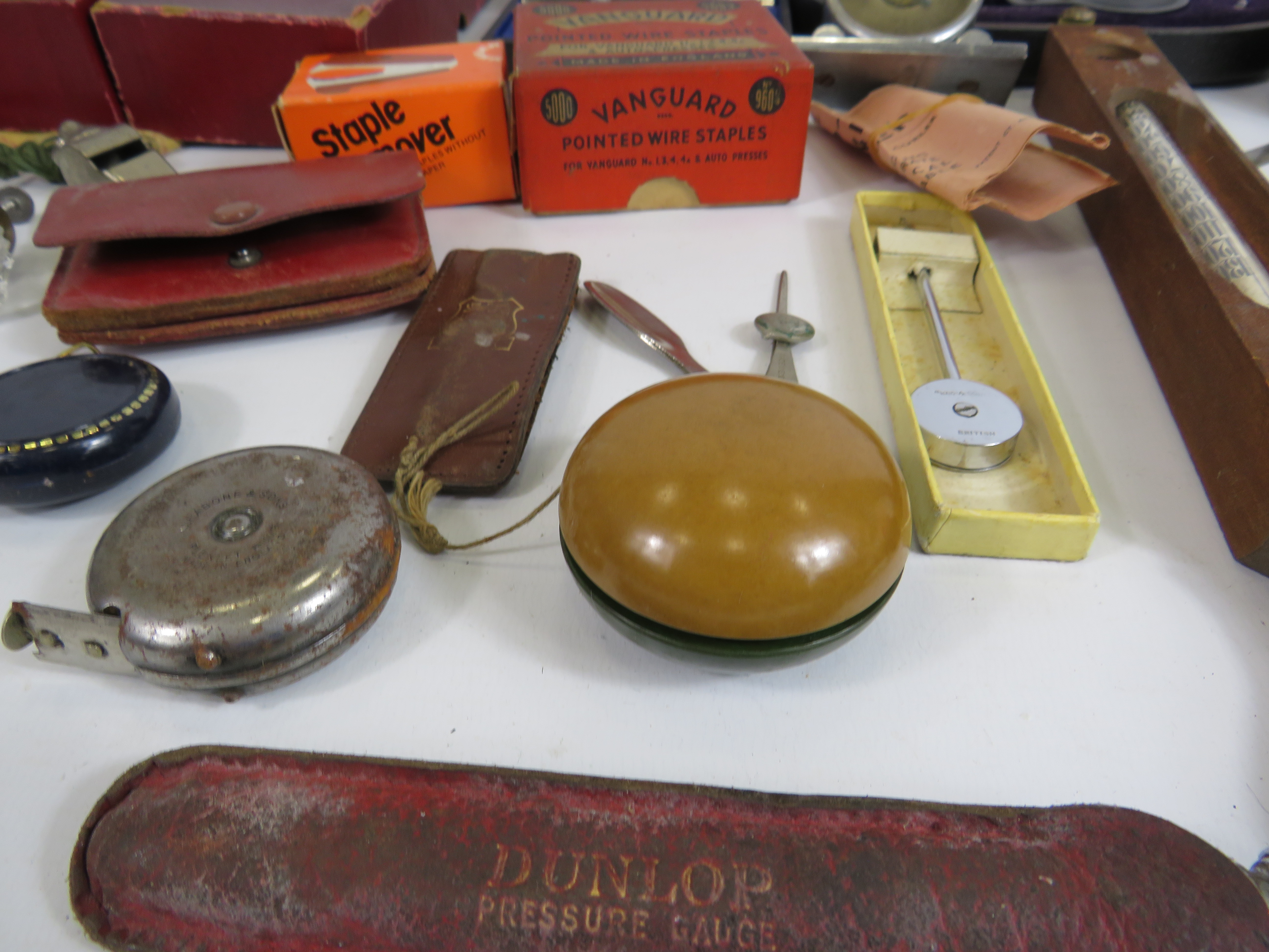 Mixed collectables lot including medical instruments, vintage yo-yo etc. - Image 2 of 7