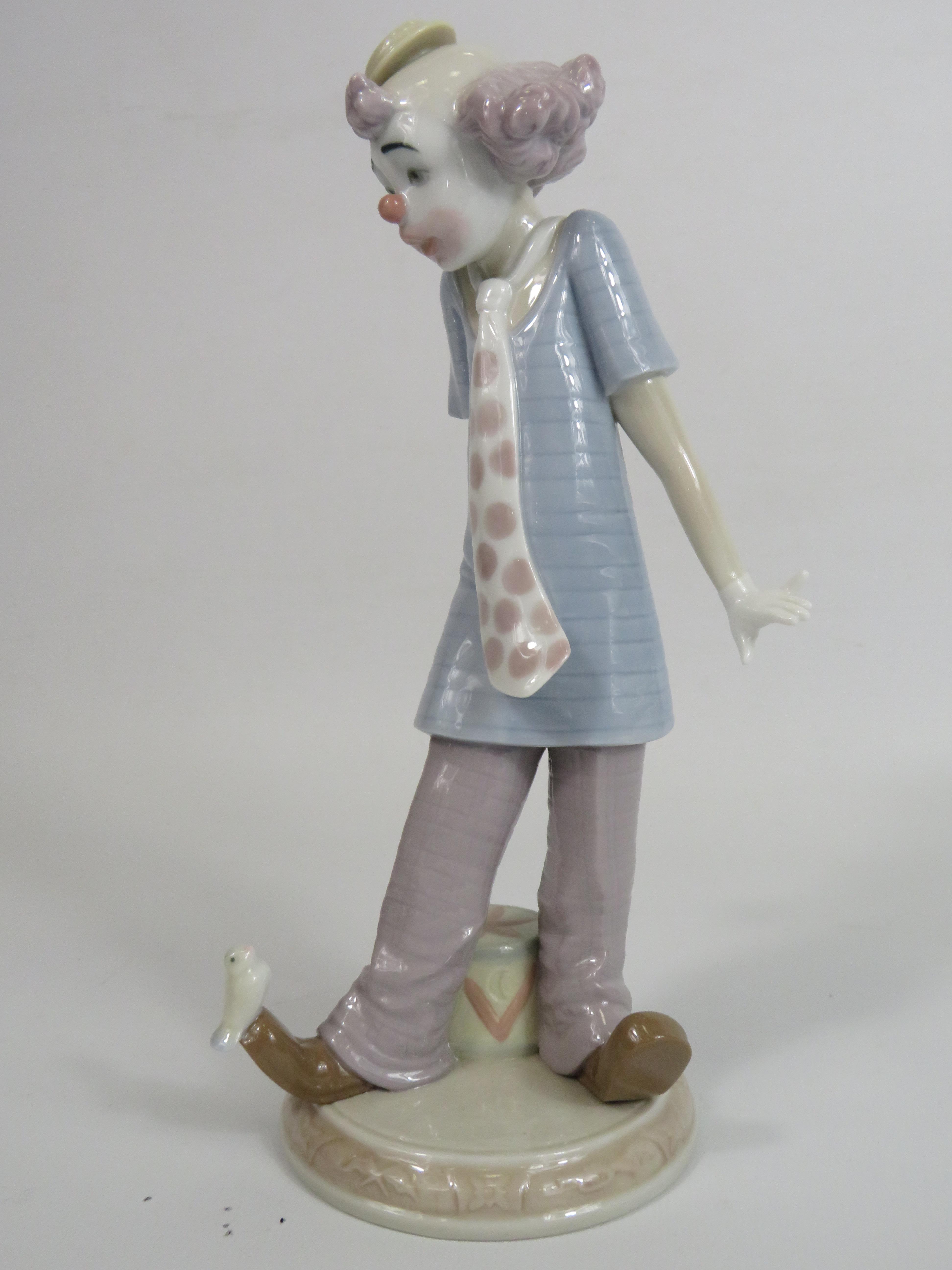 Lladro clown figurine model no 6916, 23cm tall with box. - Image 3 of 4