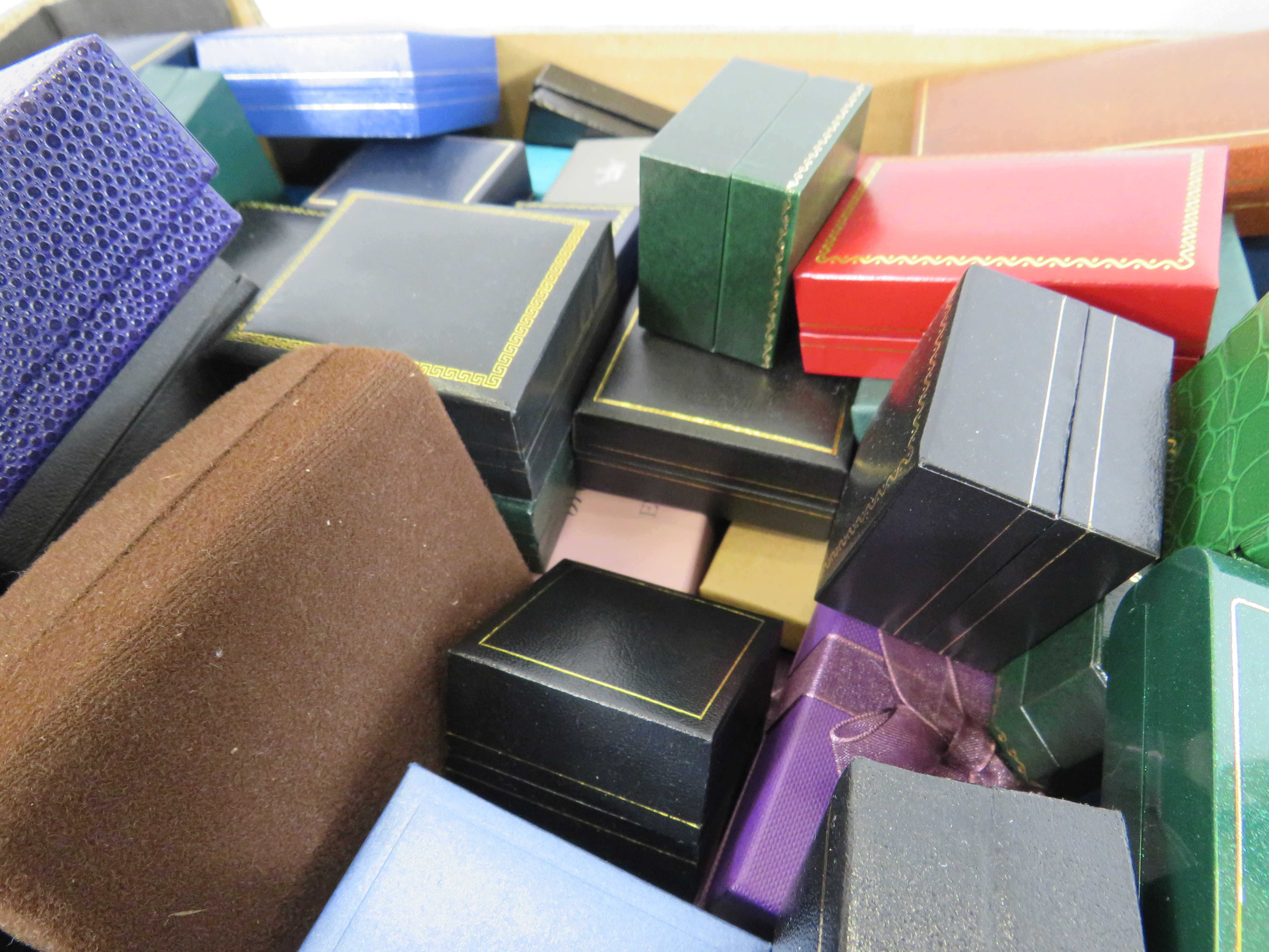 Large quantity of empty jewellery boxes. - Image 3 of 4