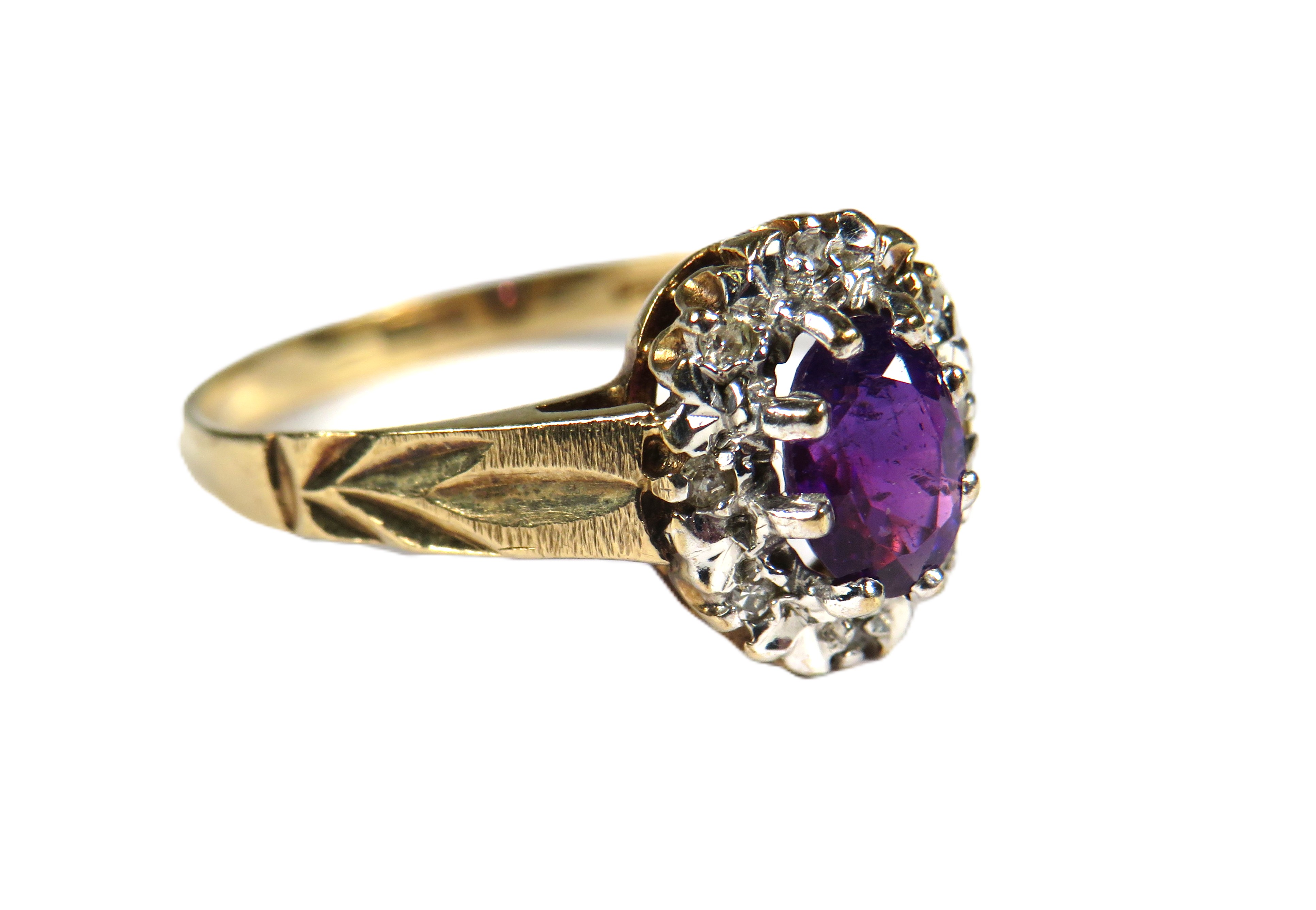 9ct Yellow Gold Ring set with a central  Sapphire and surrounded by Melee Diamonds.  Finger size 'O' - Image 2 of 3