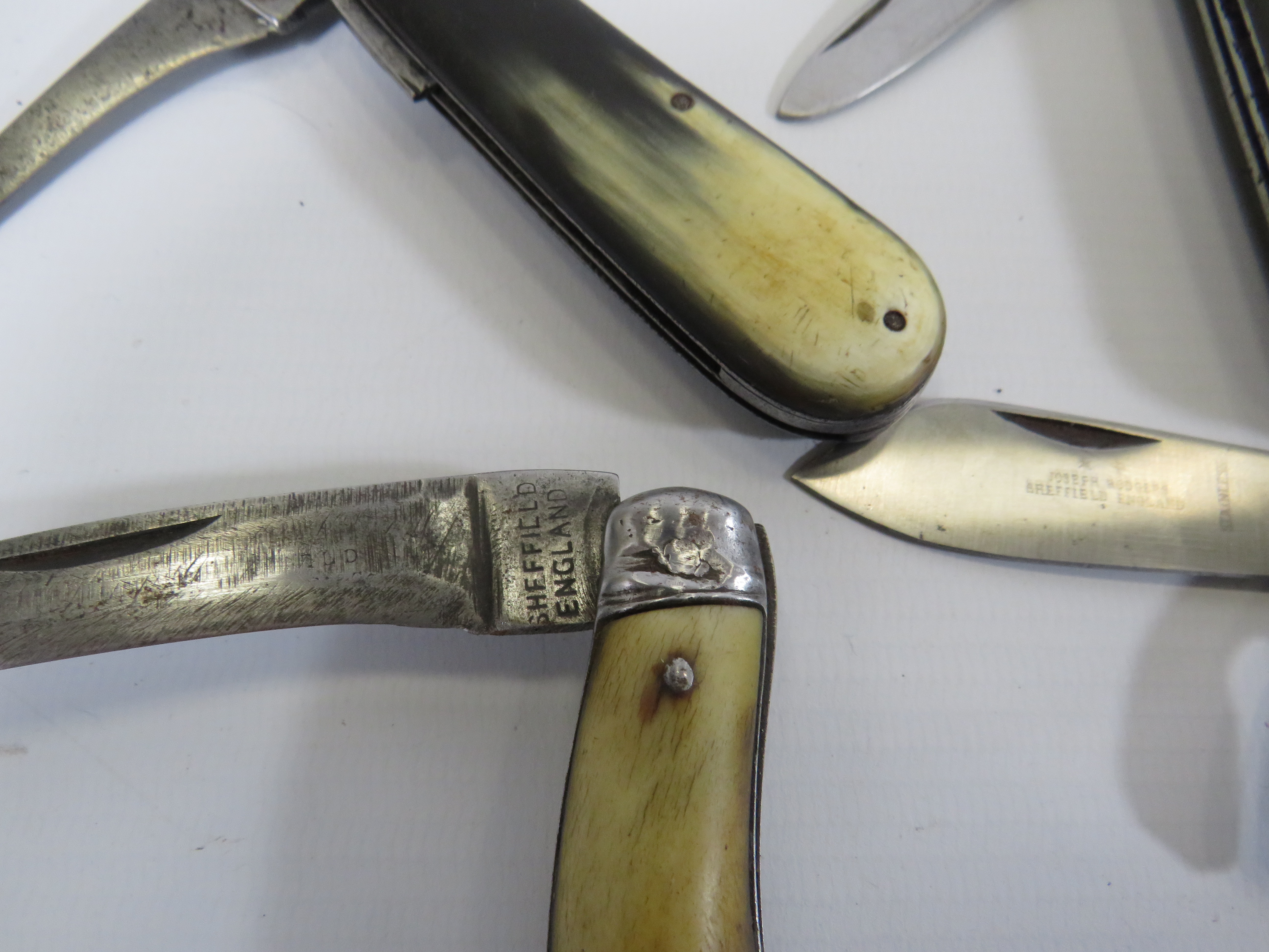 5 Vintage penknives some with multi tools, 2 have got broken blades see pics. - Image 2 of 5