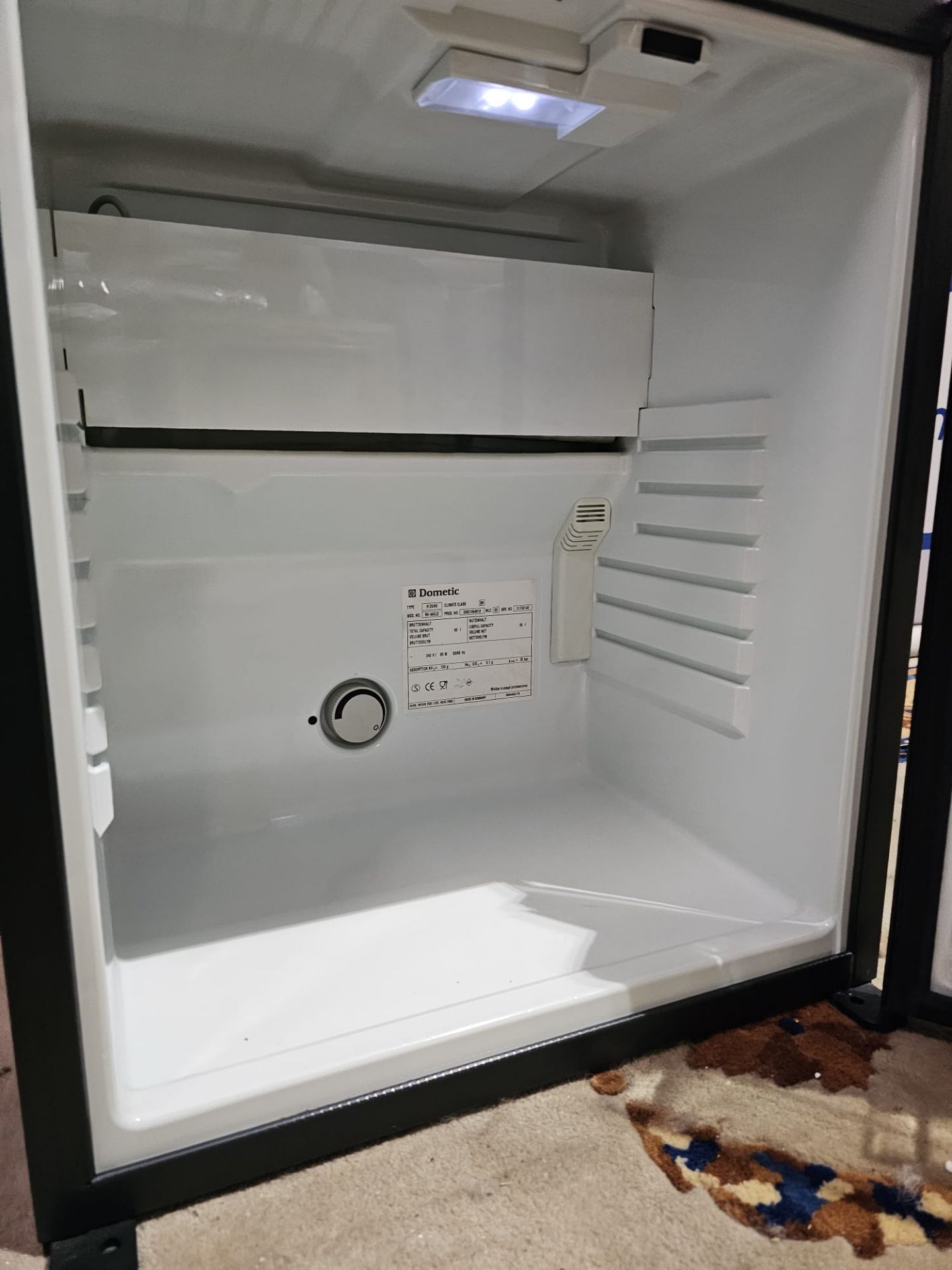 Electrolux Mini Bar Fridge 49 x 48 x 57cm - Image 3 of 3