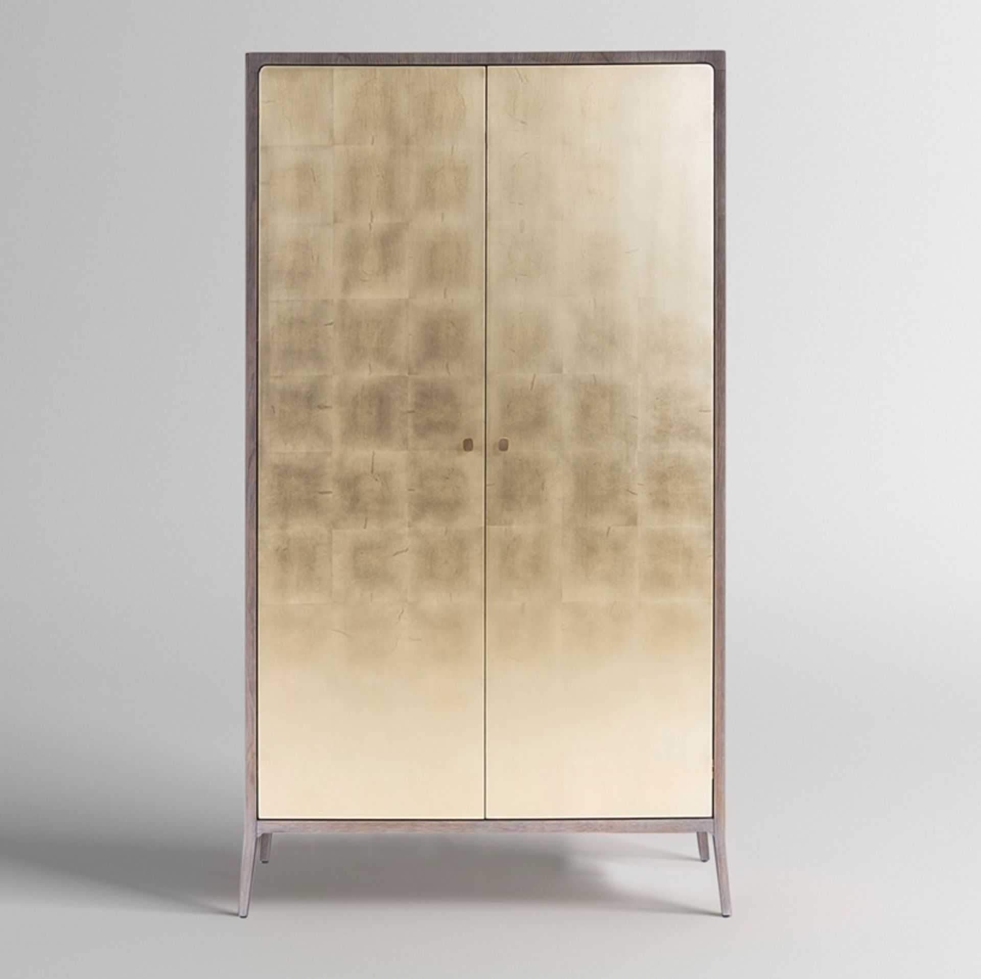 Hanson Cabinet Featuring a contemporary structure, with striking lines and a combination of solid