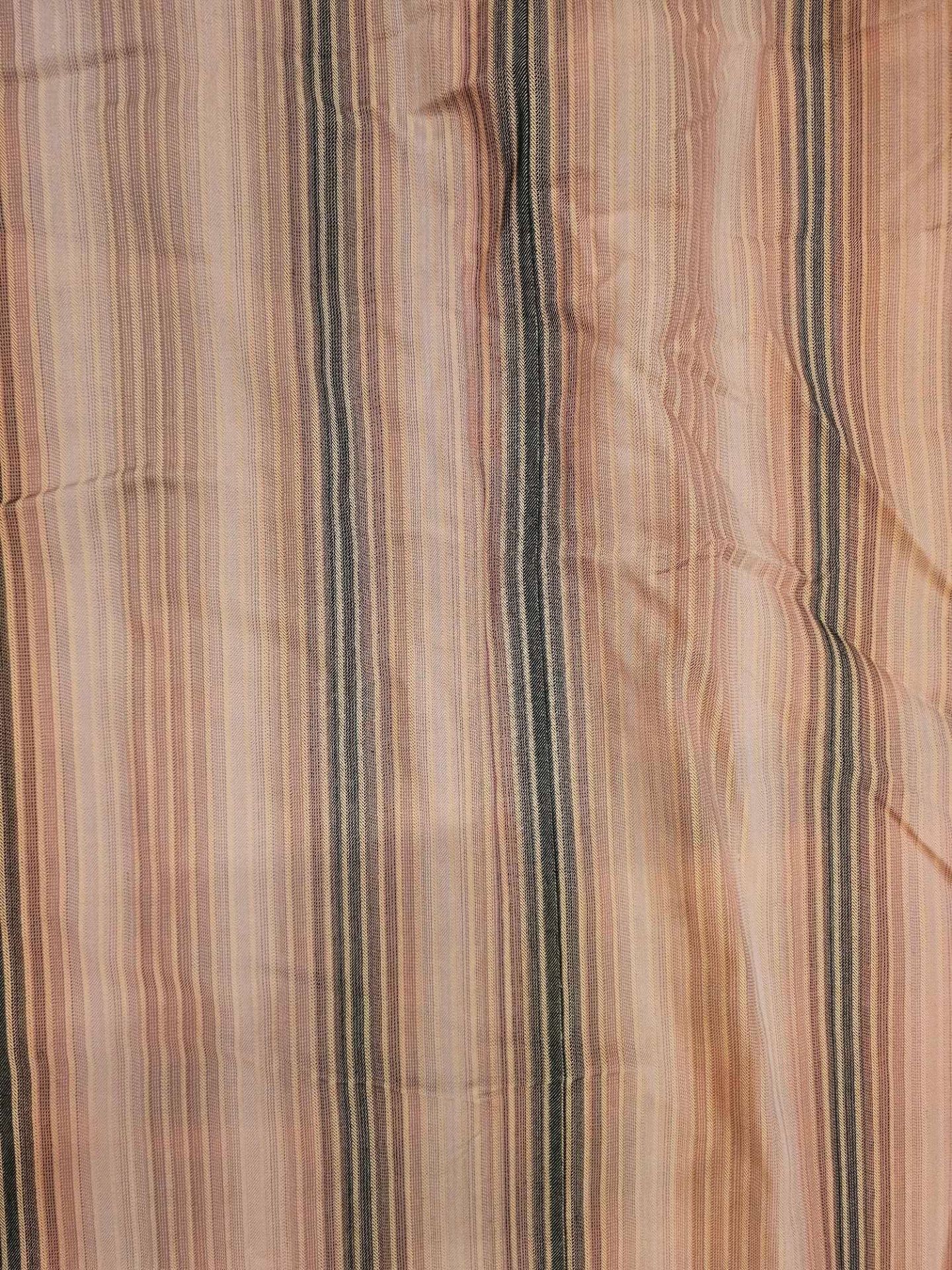 A Pair Silk Drape Pink /Grey StripesSize -cm 132 x 310 Ref Dorch 56 - Bild 3 aus 3