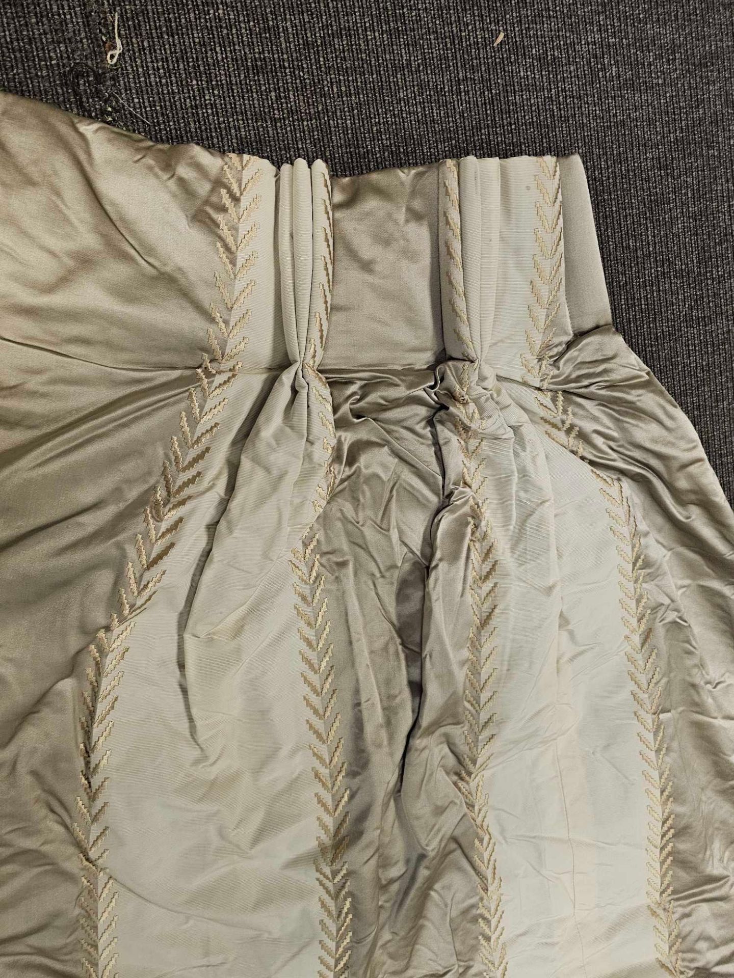 Single Cream And Silver Silk Drapes Brown Piping Arrow Pattern Size -cm 95 x 262 Ref Dorch 80 Single - Image 2 of 5