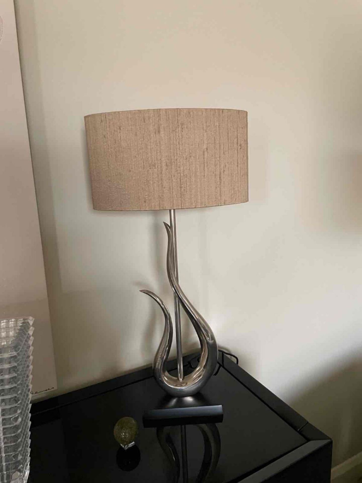 A pair of Heathfield Co Coletti nickel table lamps with shade 18 x 70.5cm - Image 5 of 6