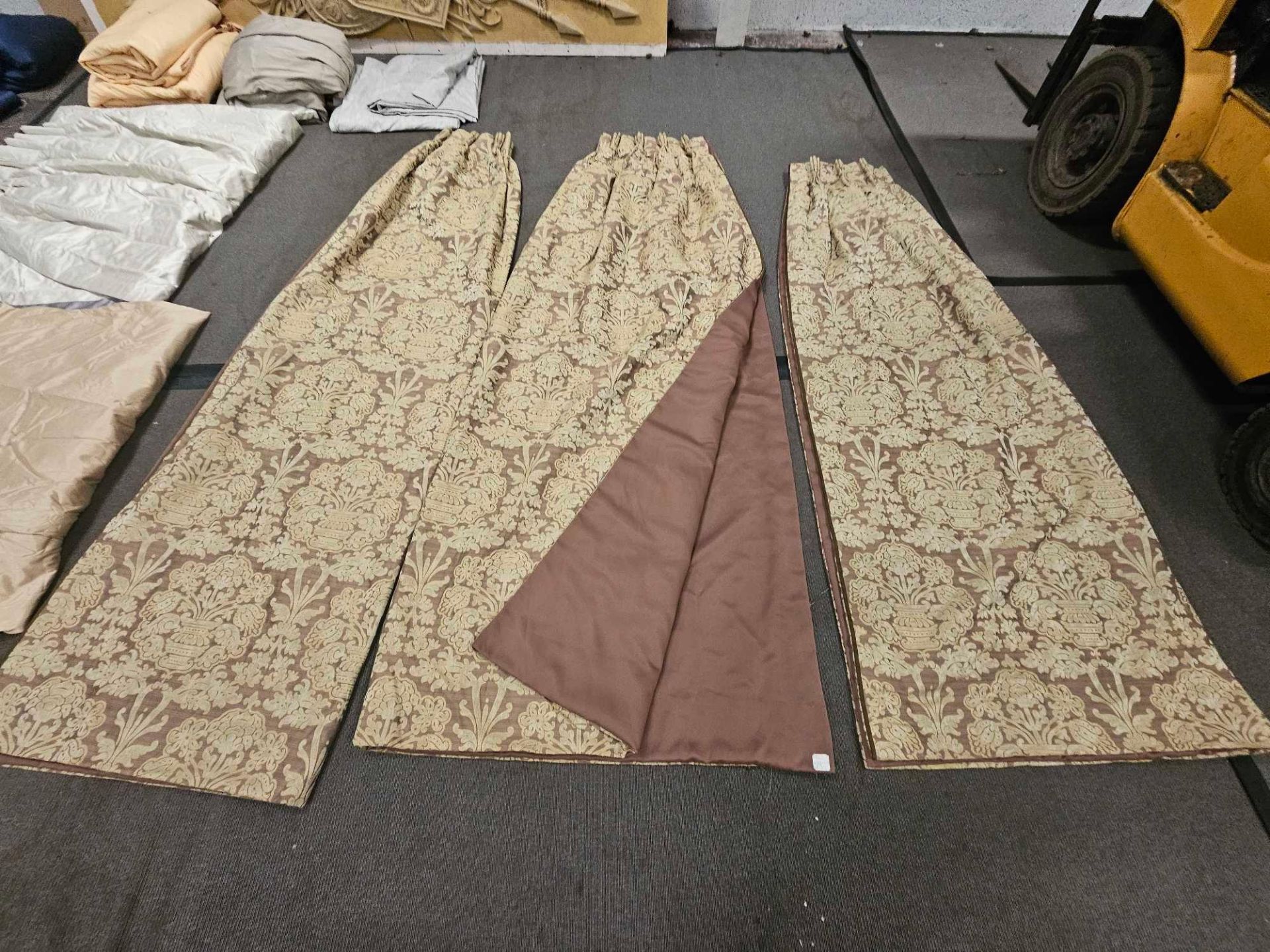 Single Silk Drape Brown / Gold Flower Pattern Size -cm 90 x 144 Brown Piping Single Silk Drape