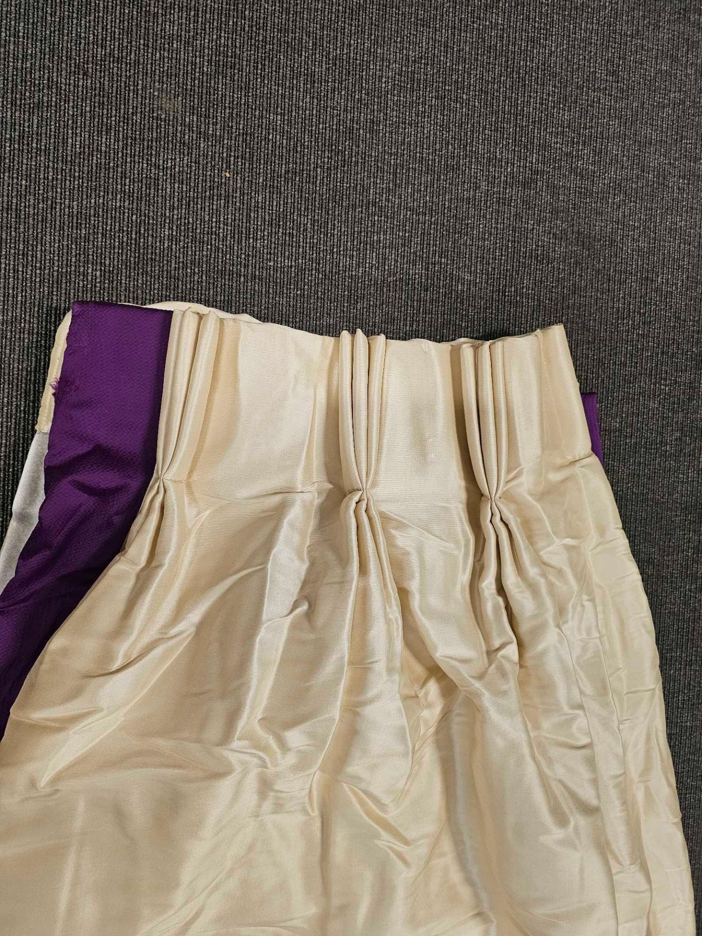 A Pair Of Cream Silk Drapes Purple Striped Edge Tie Backs Purple Pelmet Size -cm 190 x 243 Ref Dorch - Image 3 of 4