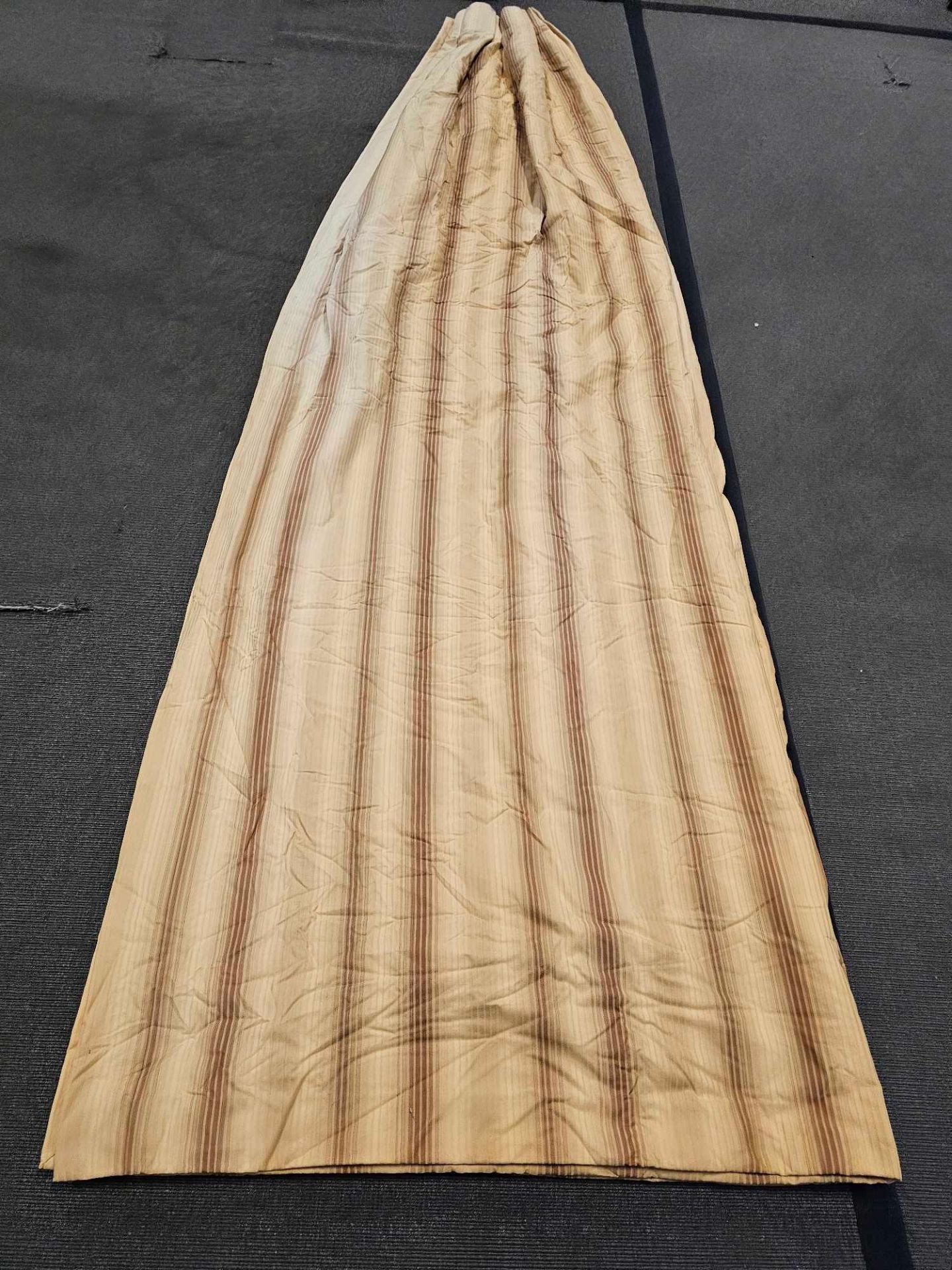 A Pair Silk Drapes Gold /Brown Stripes Size -cm 130 x 285 Ref Dorch 52