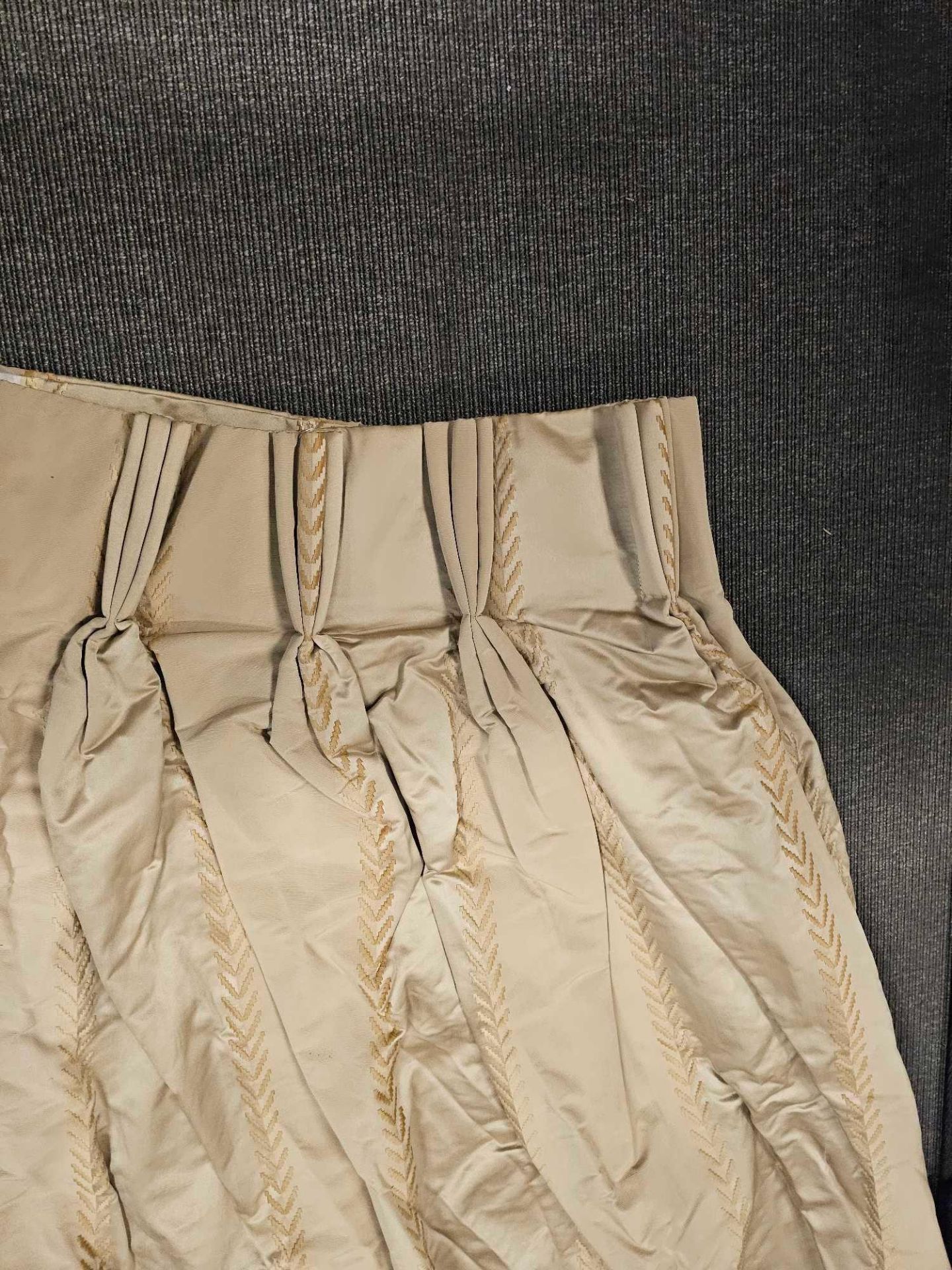 Single Cream And Silver Silk Drapes Brown Piping Arrow Pattern Size -cm 95 x 262 Ref Dorch 80 Single - Image 3 of 5