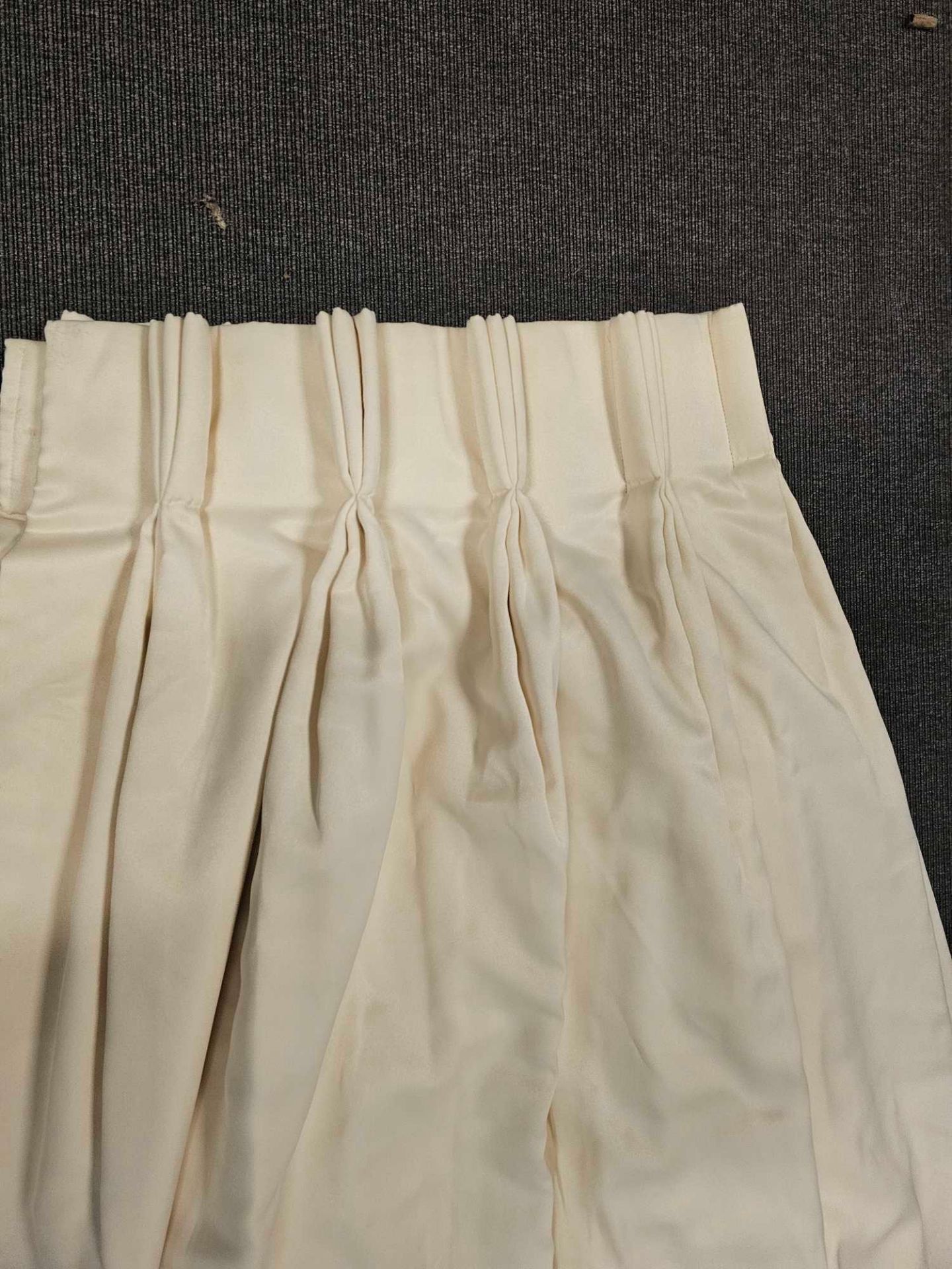 Pair Silk Cream DrapesSize -cm 234 x 267 Ref Dorch 69 - Bild 2 aus 3