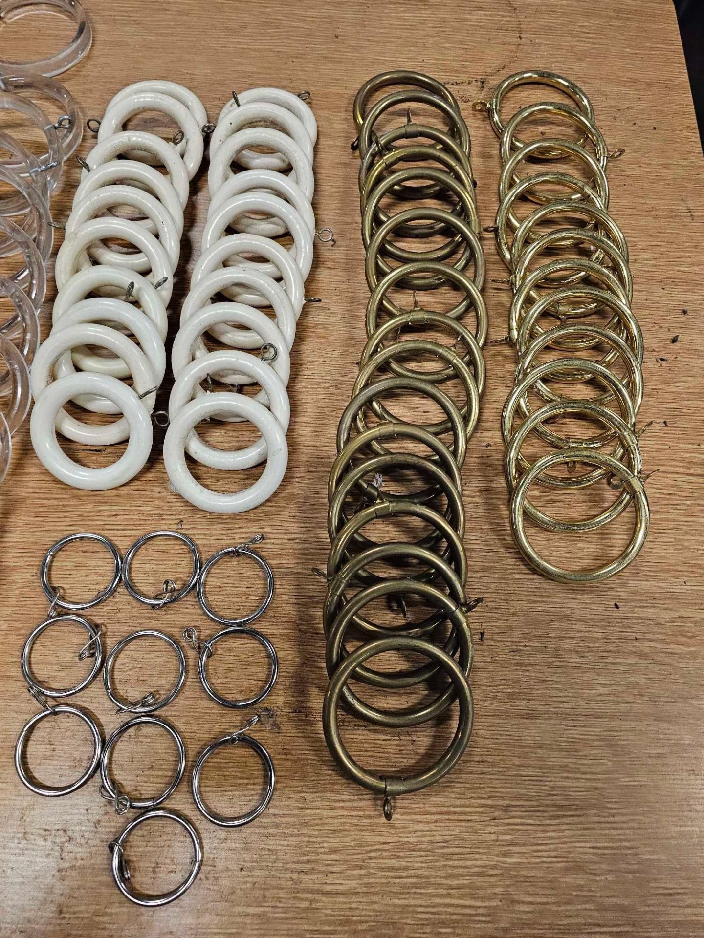 Assortment Of Curtain Rings Plastic x 97 Bronze x 16 Gold x 12 Wood White x 20 Chrome x 10 (Ref - Image 2 of 3