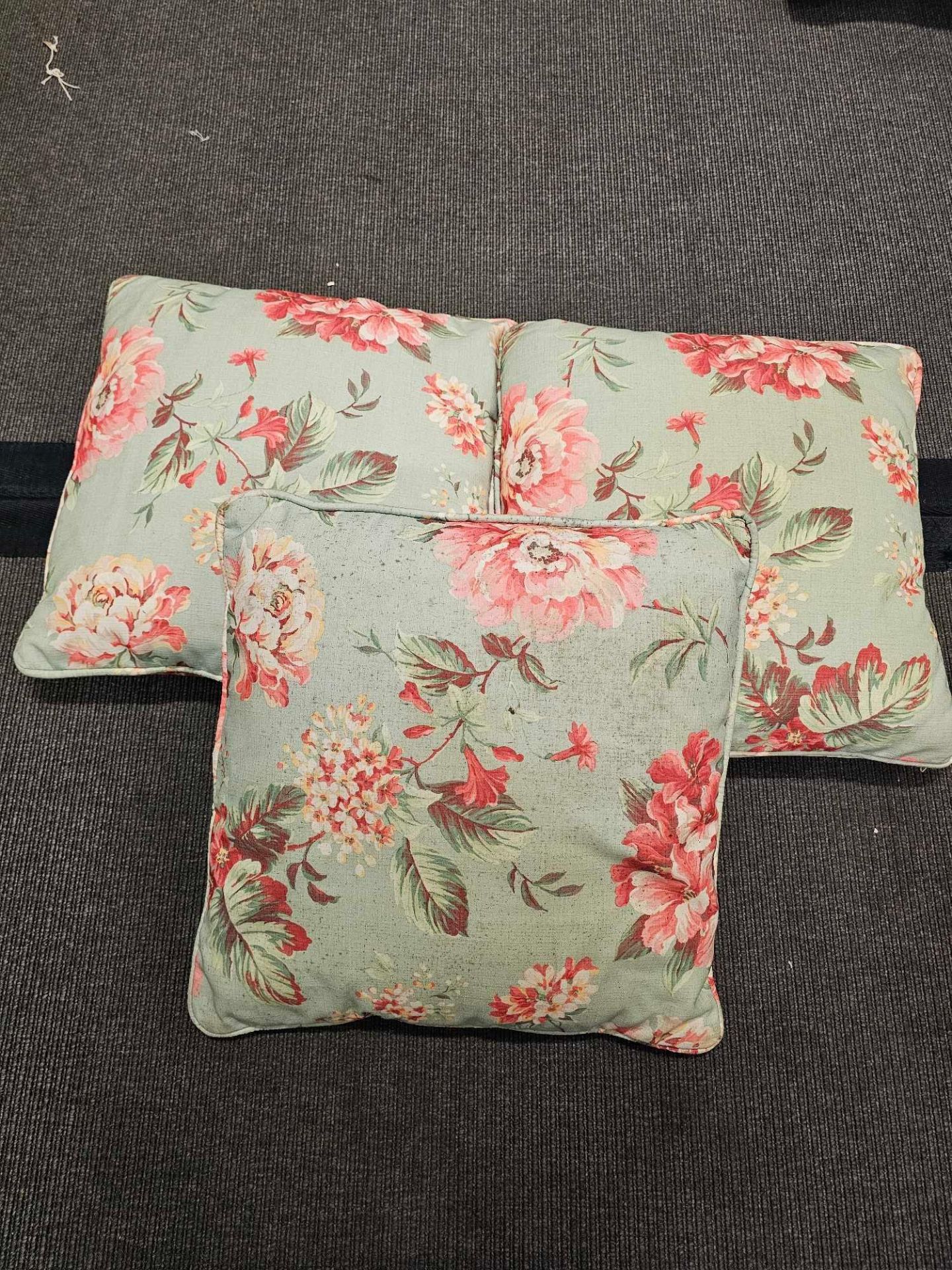 3 x Blue/Pink/White Flower Cushions Size 40 x 40cm ( Ref Cush 132)